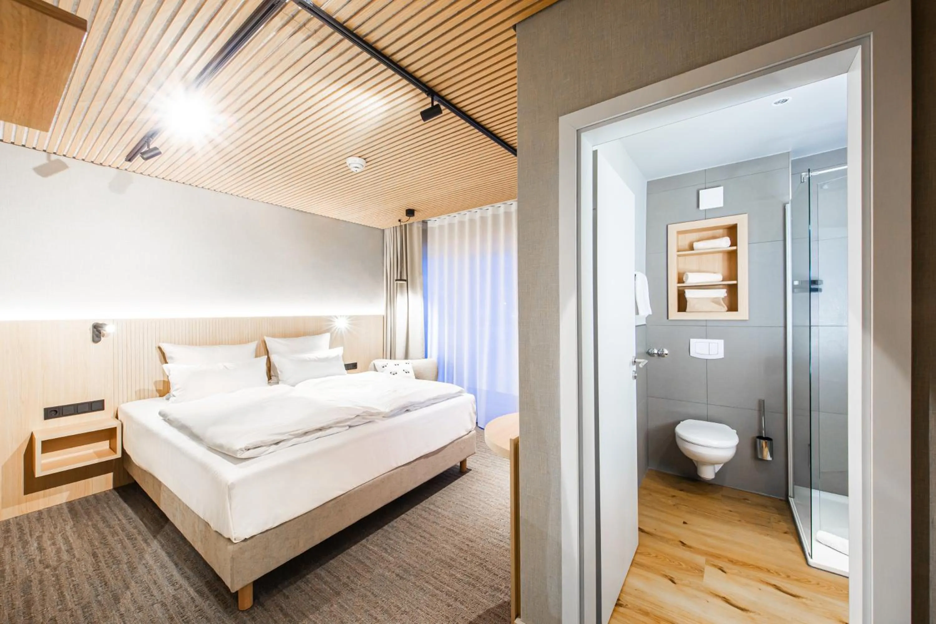 Bathroom, Bed in Bude54