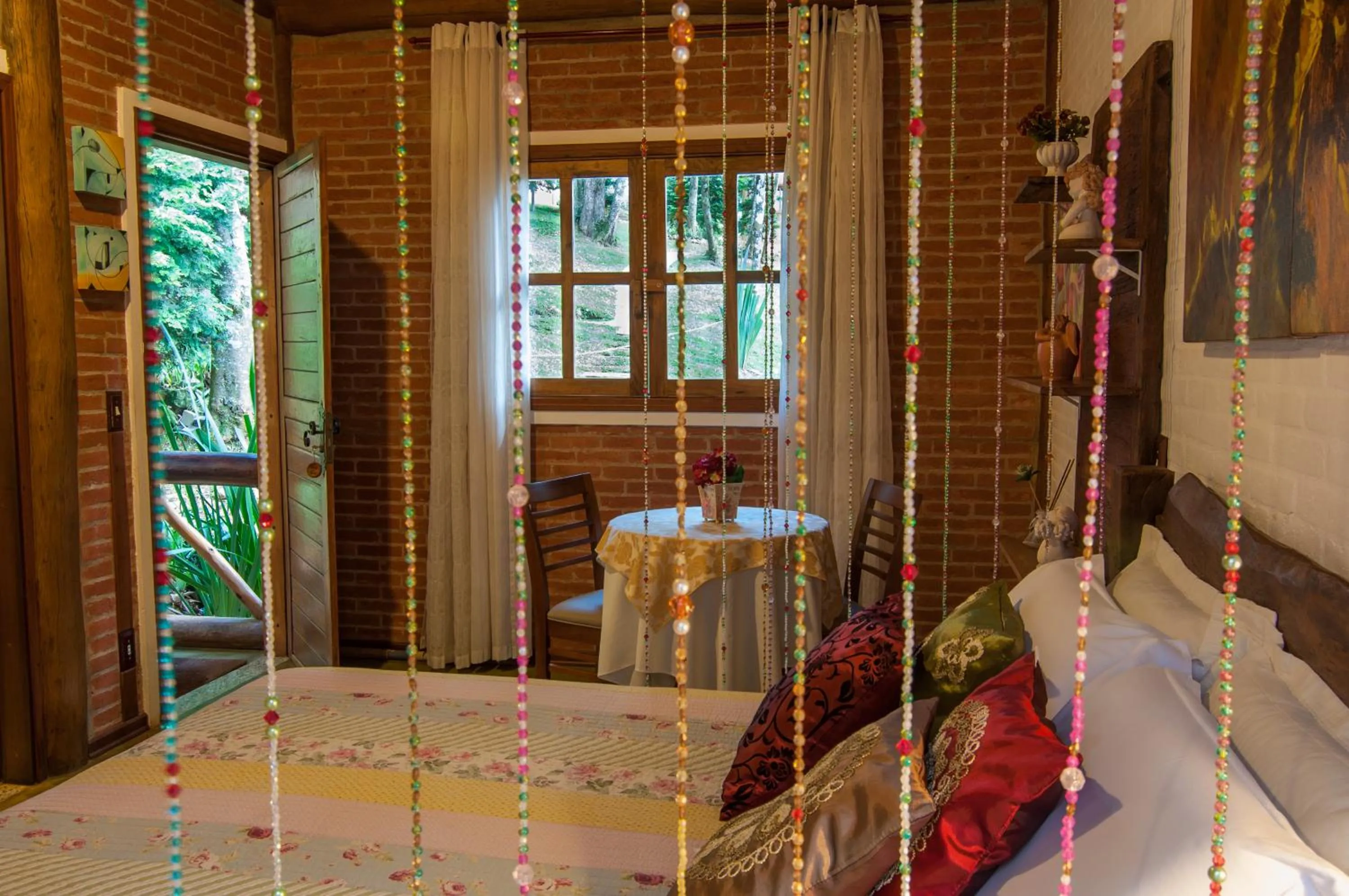 Decorative detail, Bed in Pousada Alto da Neblina