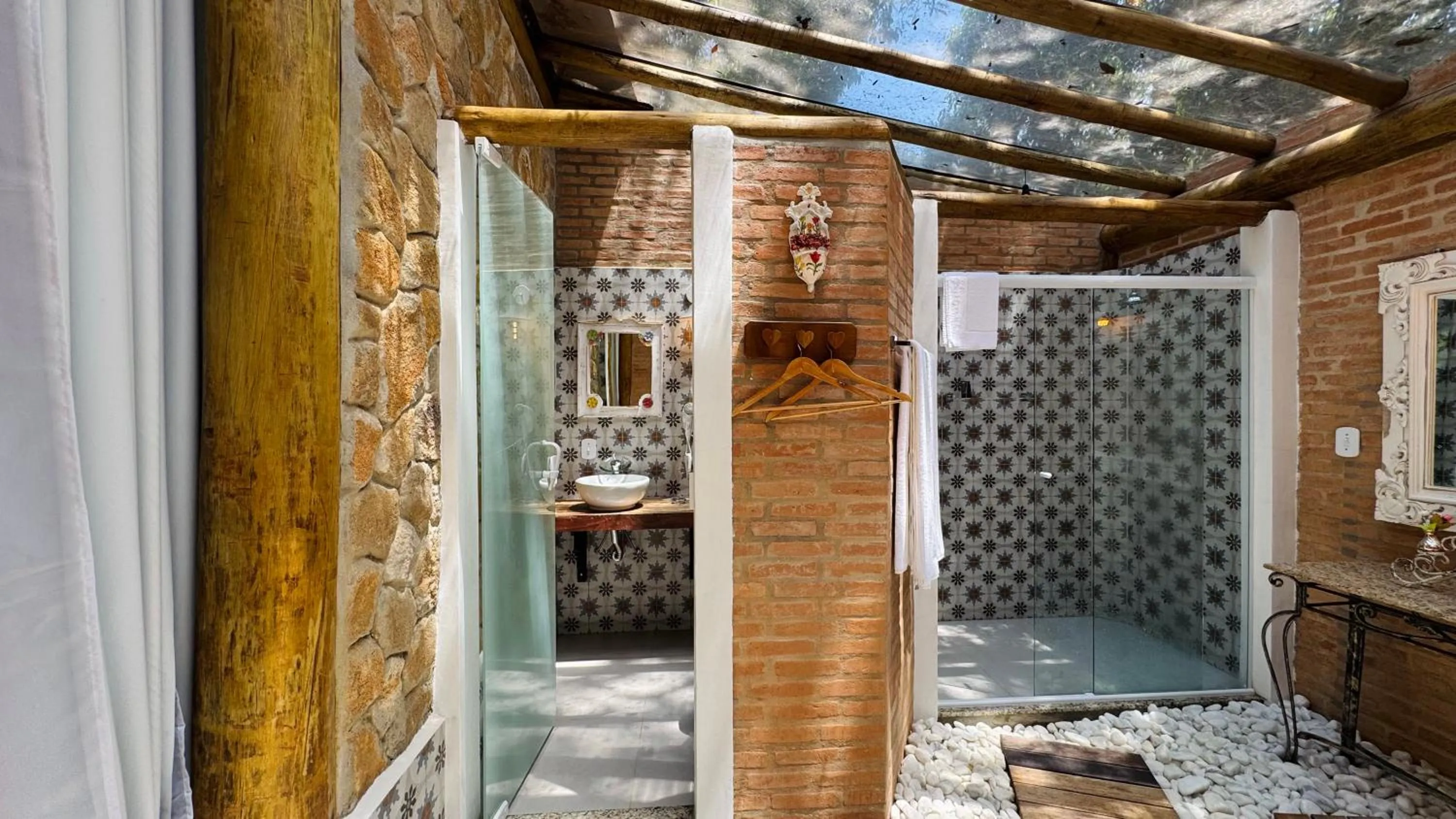 Shower in Pousada Alto da Neblina