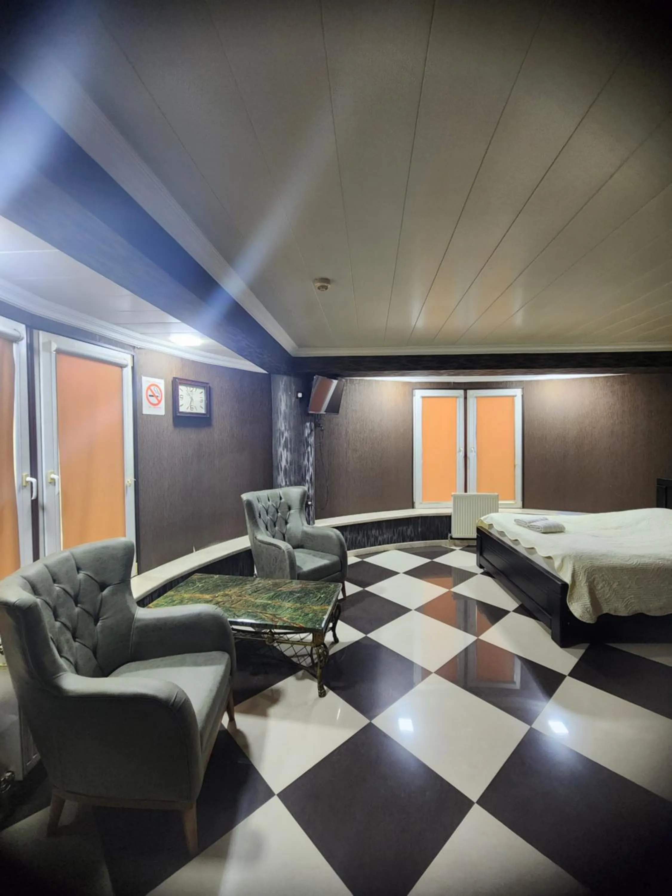 Photo of the whole room in Hotel Piza