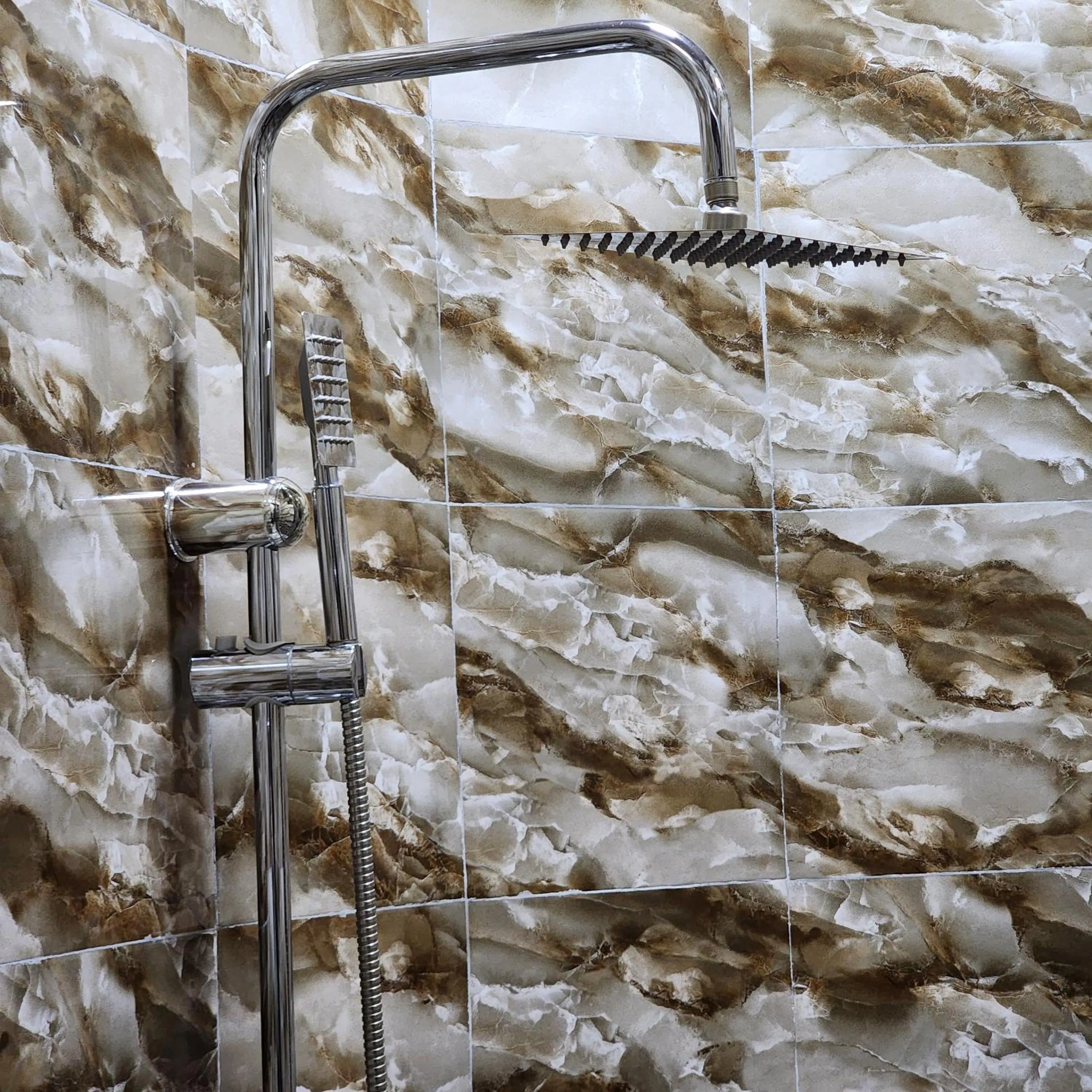 Shower in Hotel Piza