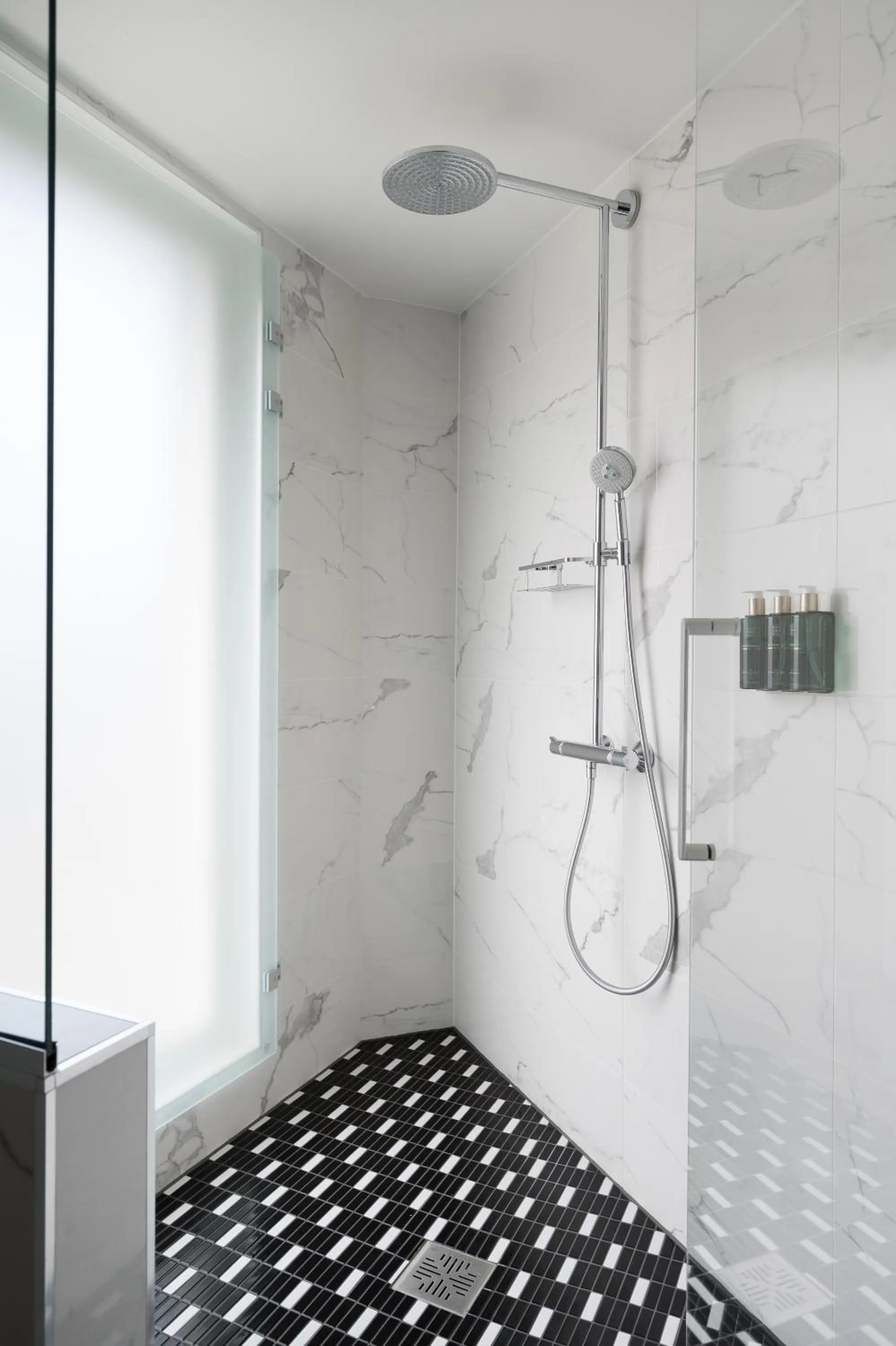 Shower in Clarion Hotel Aviapolis