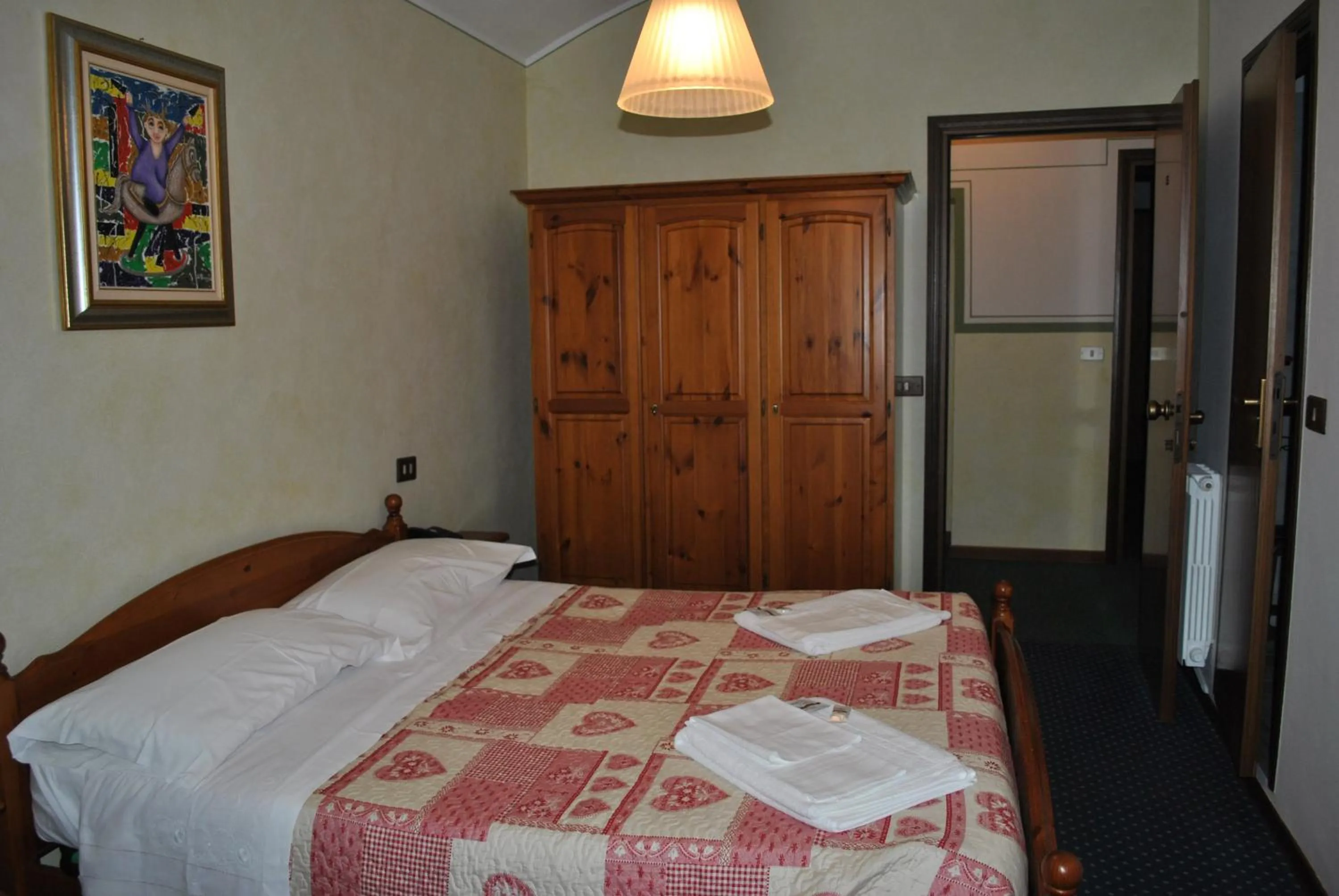 Photo of the whole room, Bed in La Lanterna di Guiglia