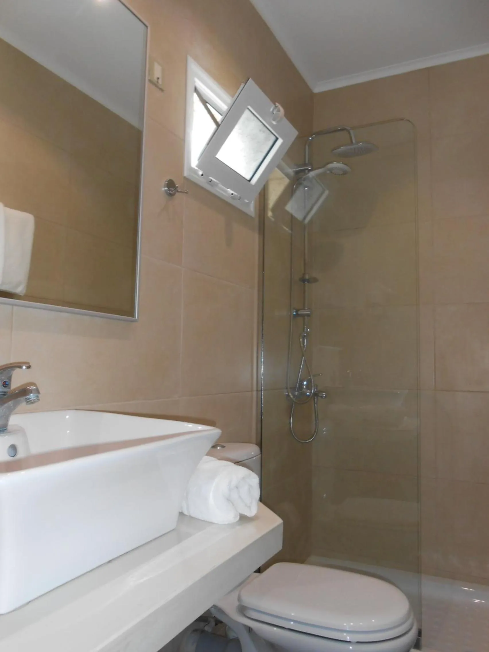 Bathroom in Voula Hotel