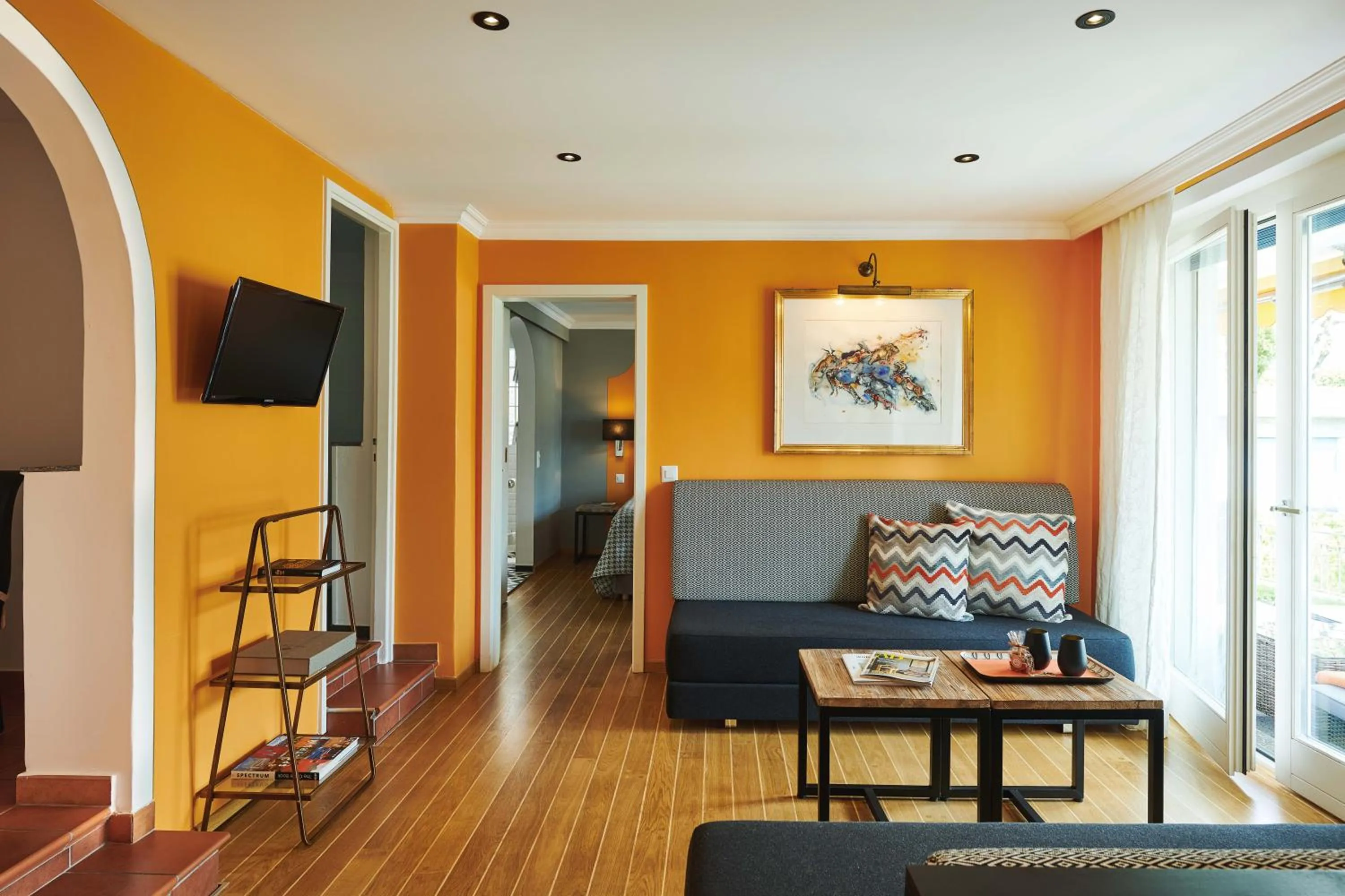 Communal lounge/ TV room in Art Hotel Riposo