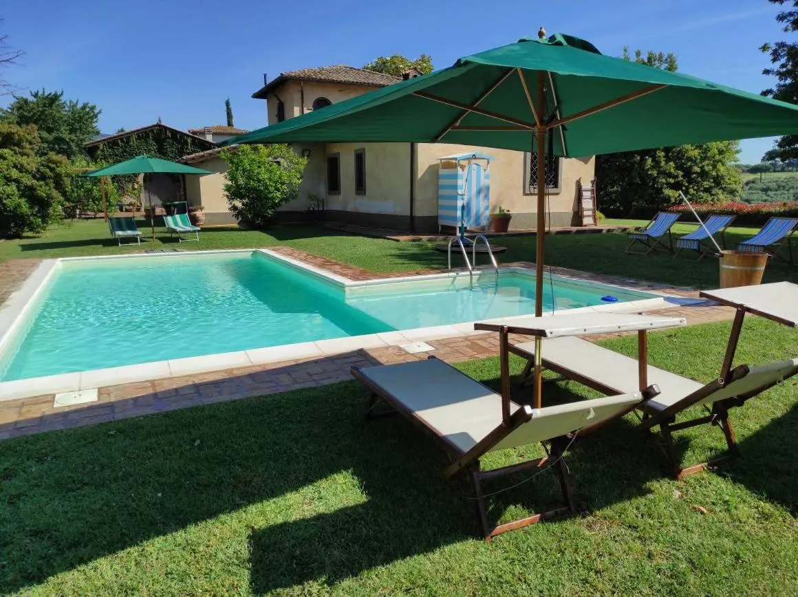 Swimming pool in B&B Sole Mio