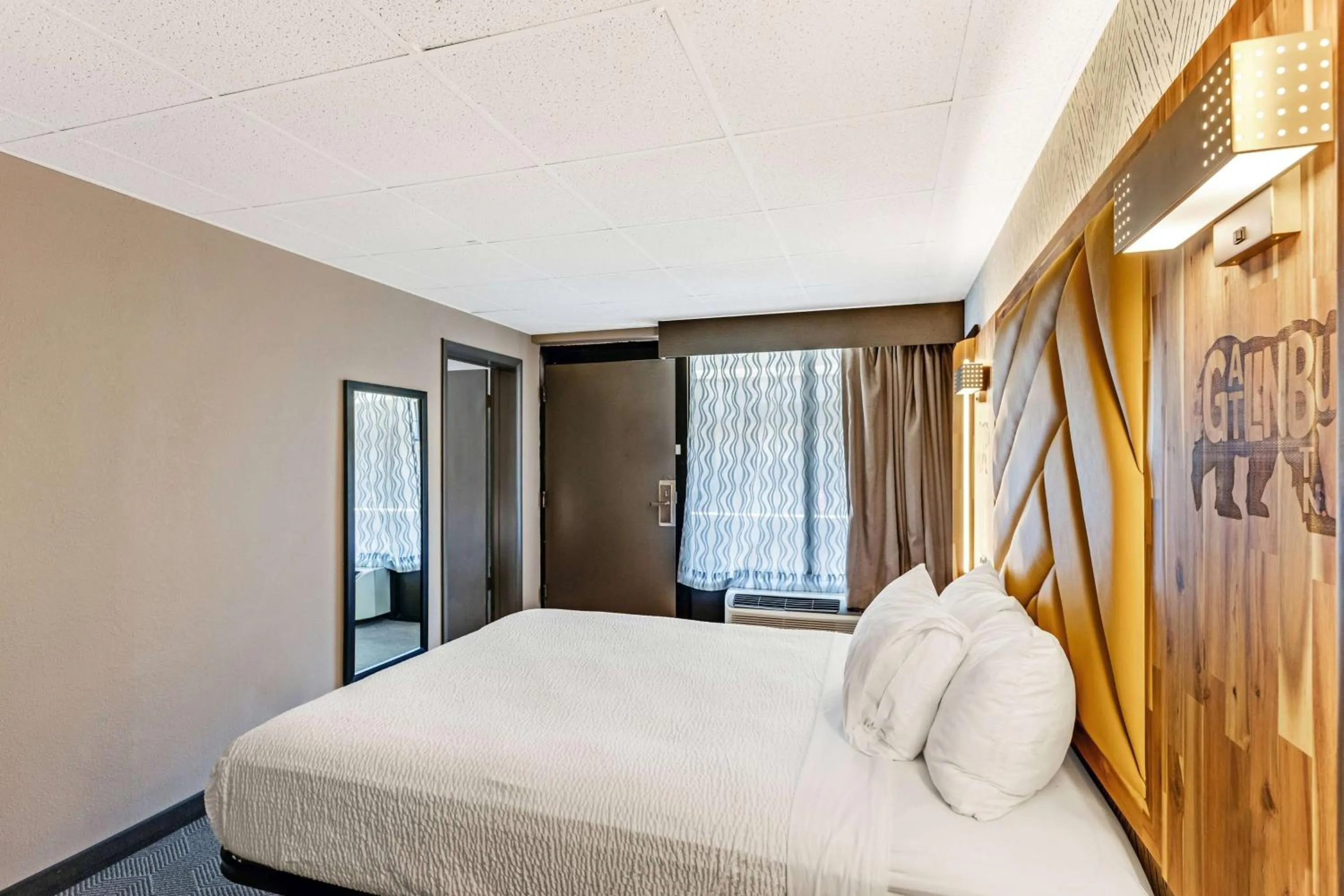 Photo of the whole room, Bed in The Wander Hotel