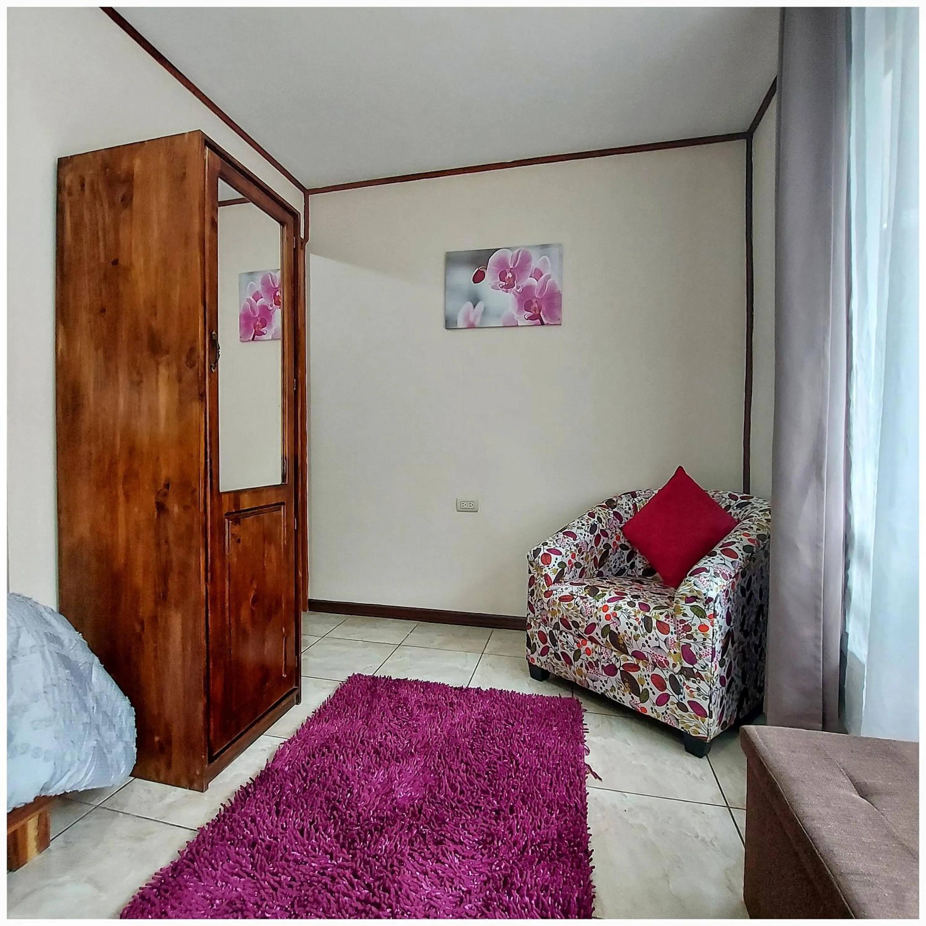 Living room, Bed in Dreams Lodge