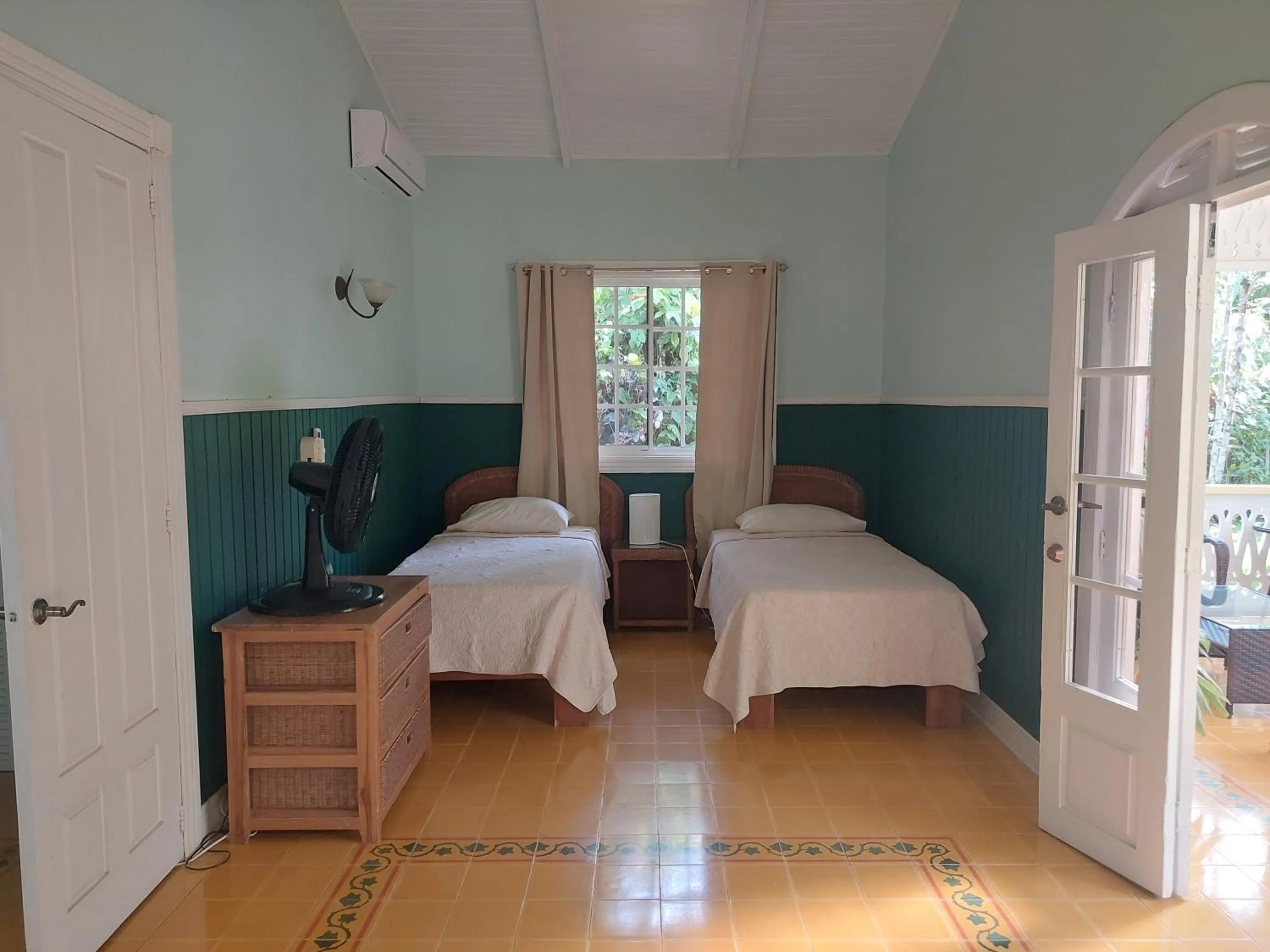 Bedroom, Bed in Playa Negra Guesthouse