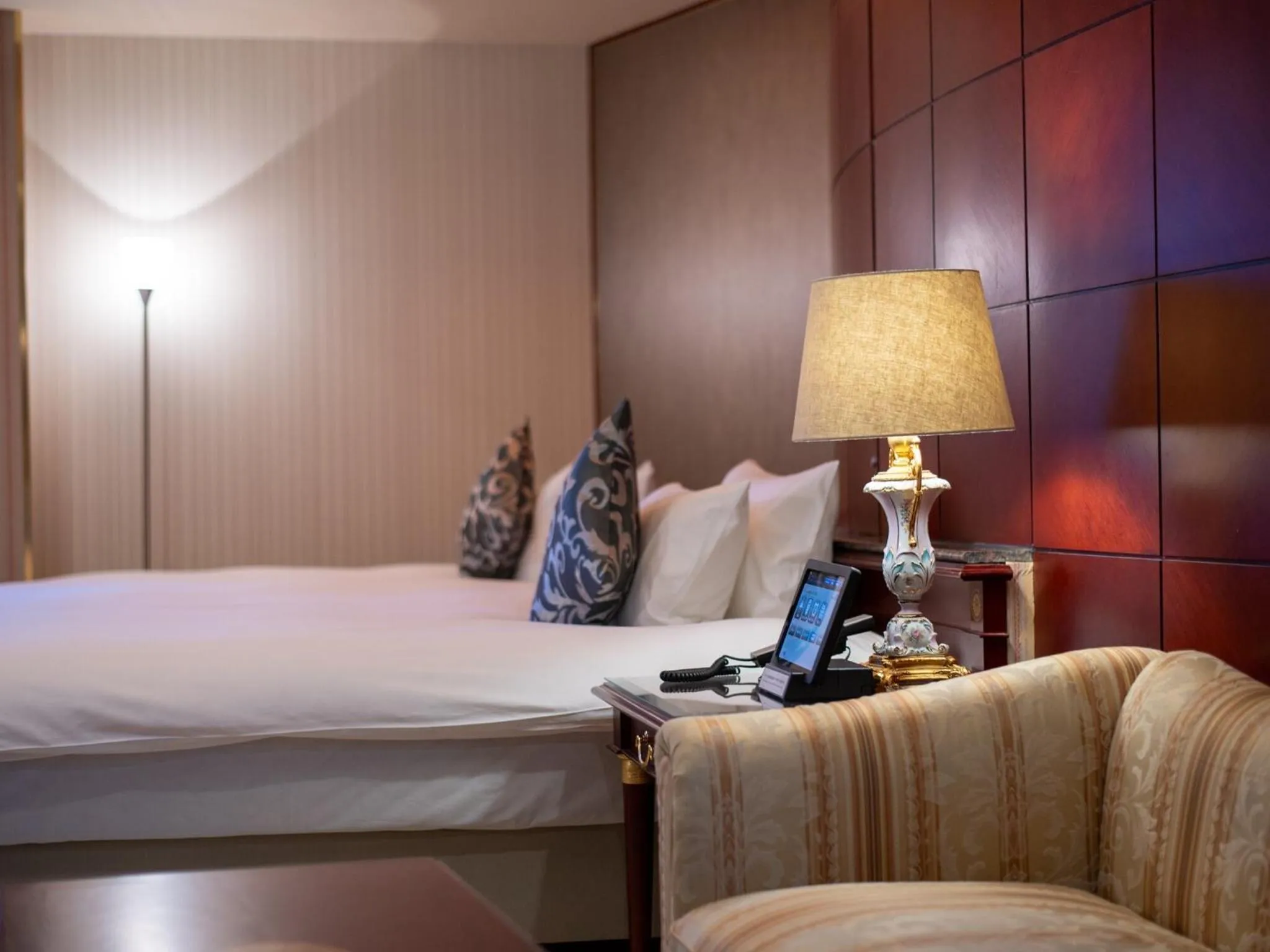 Bedroom, Bed in Hotel Concerto Nagasaki