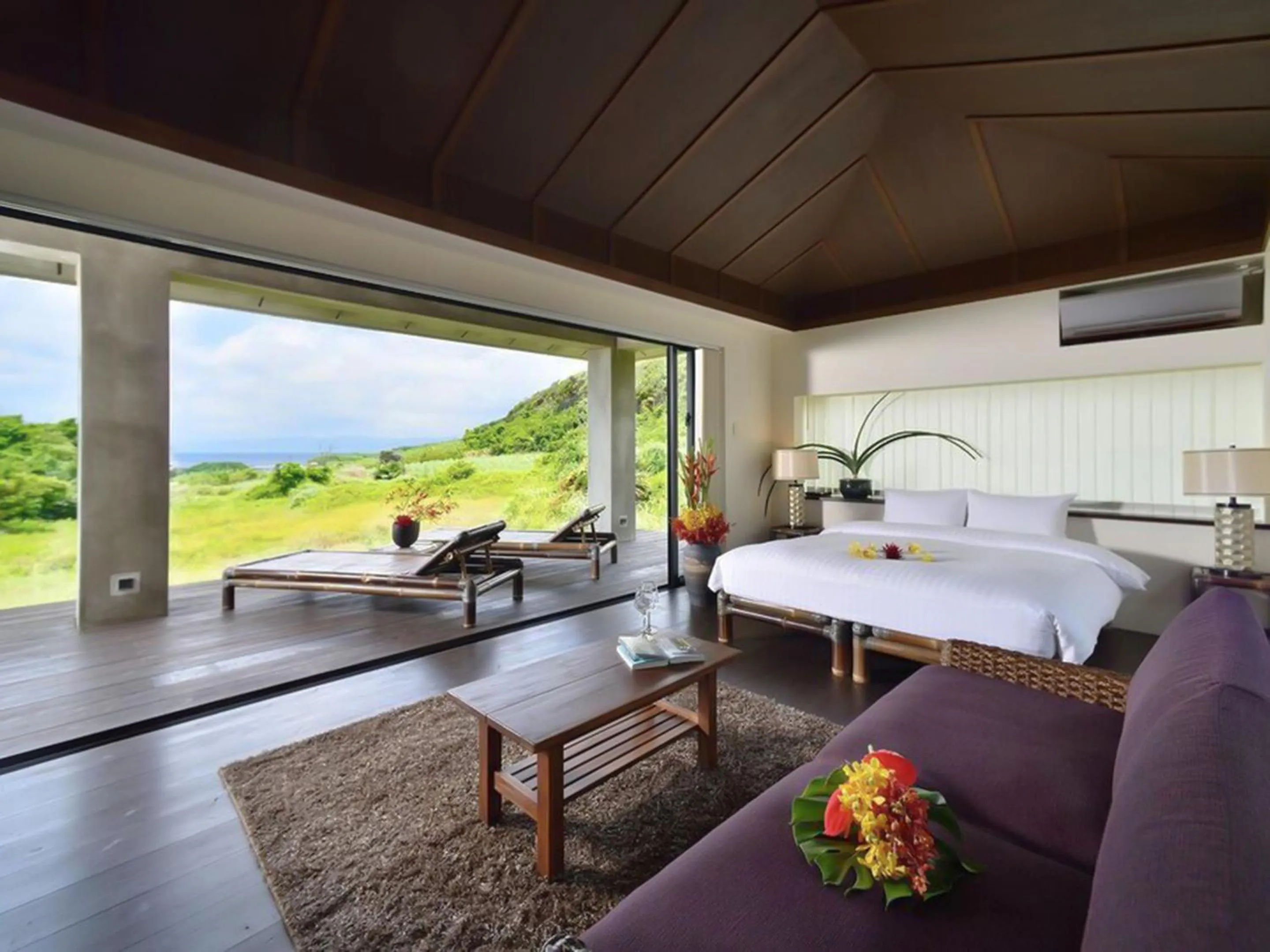 Living room, Bed in Mukaka Villa