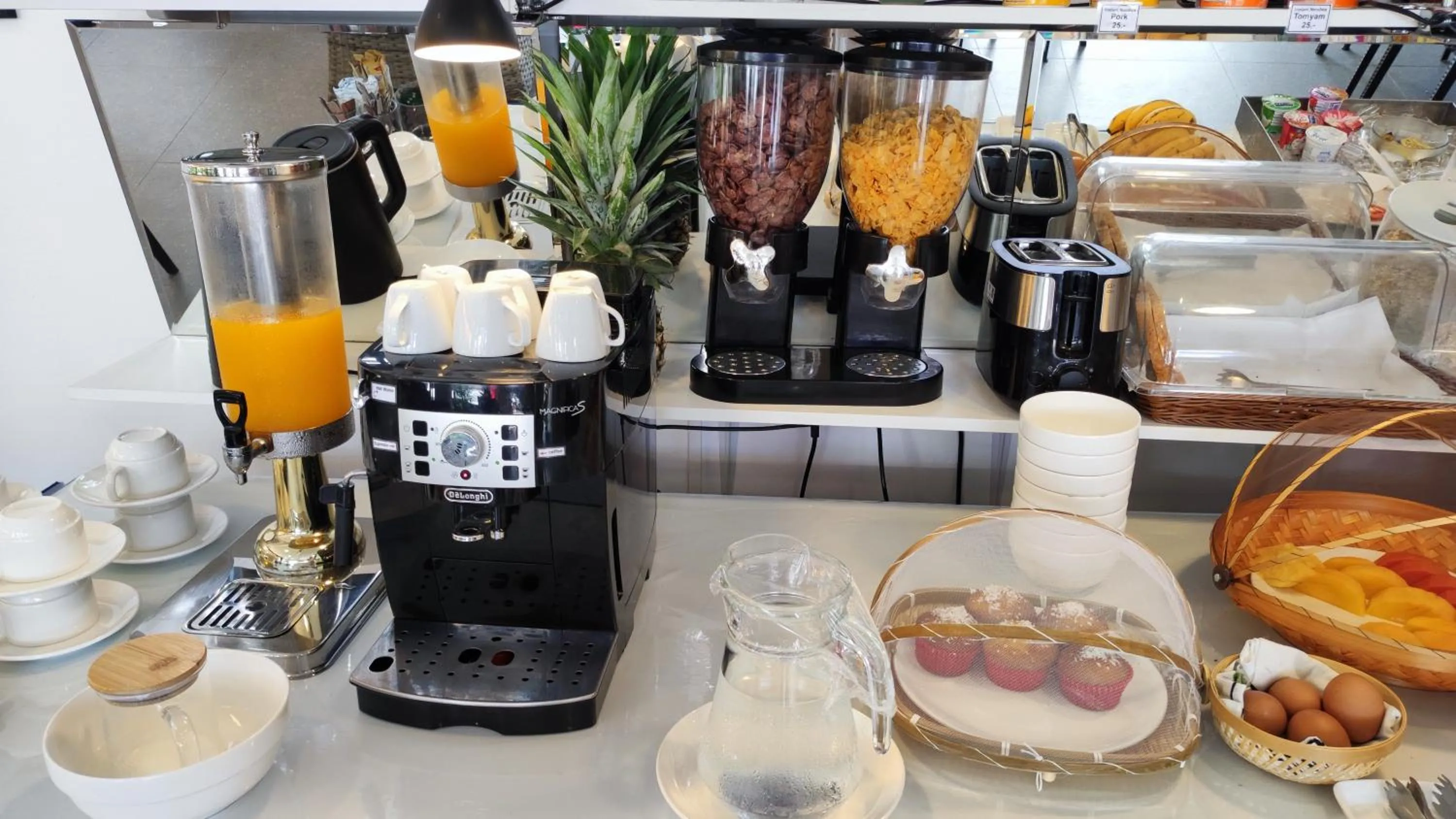 Buffet breakfast in Hotel Montha