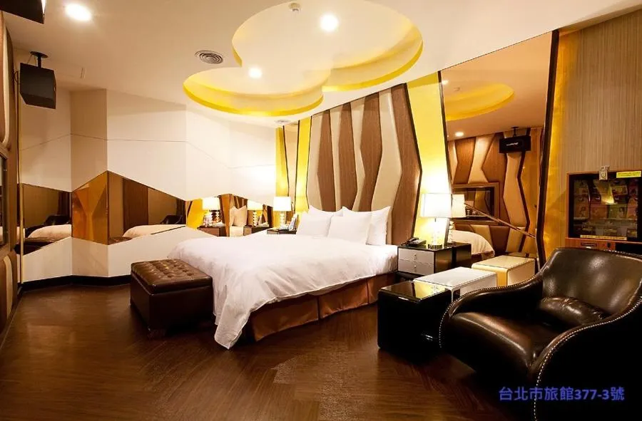 Bed in 探索汽車旅館 延平館 台北市旅館377-3號