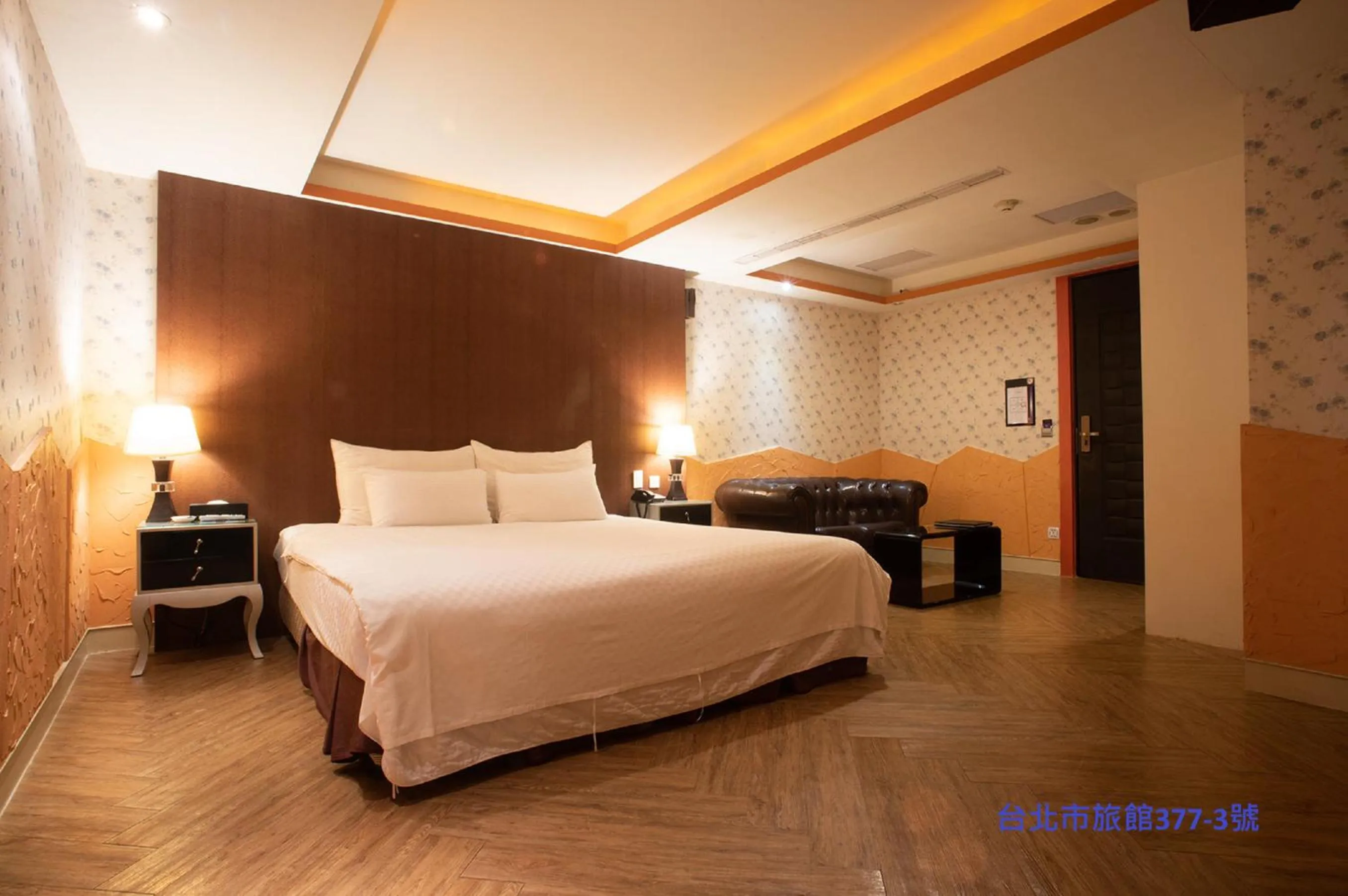 Bed in 探索汽車旅館 延平館 台北市旅館377-3號