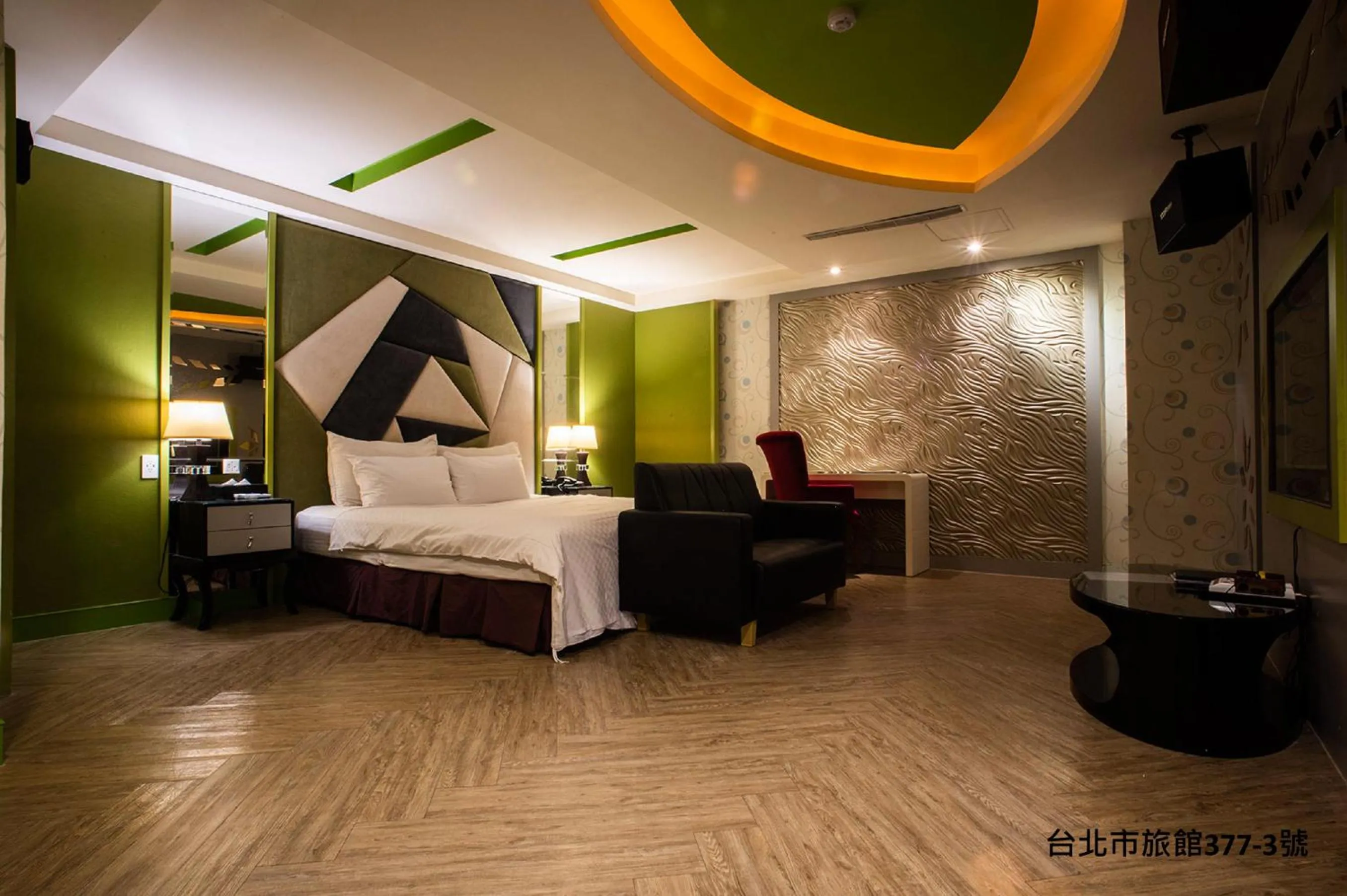 Bed in 探索汽車旅館 延平館 台北市旅館377-3號