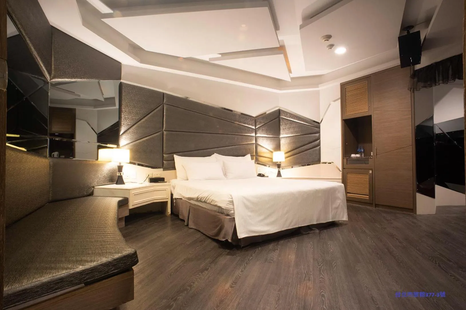 Bed in 探索汽車旅館 延平館 台北市旅館377-3號