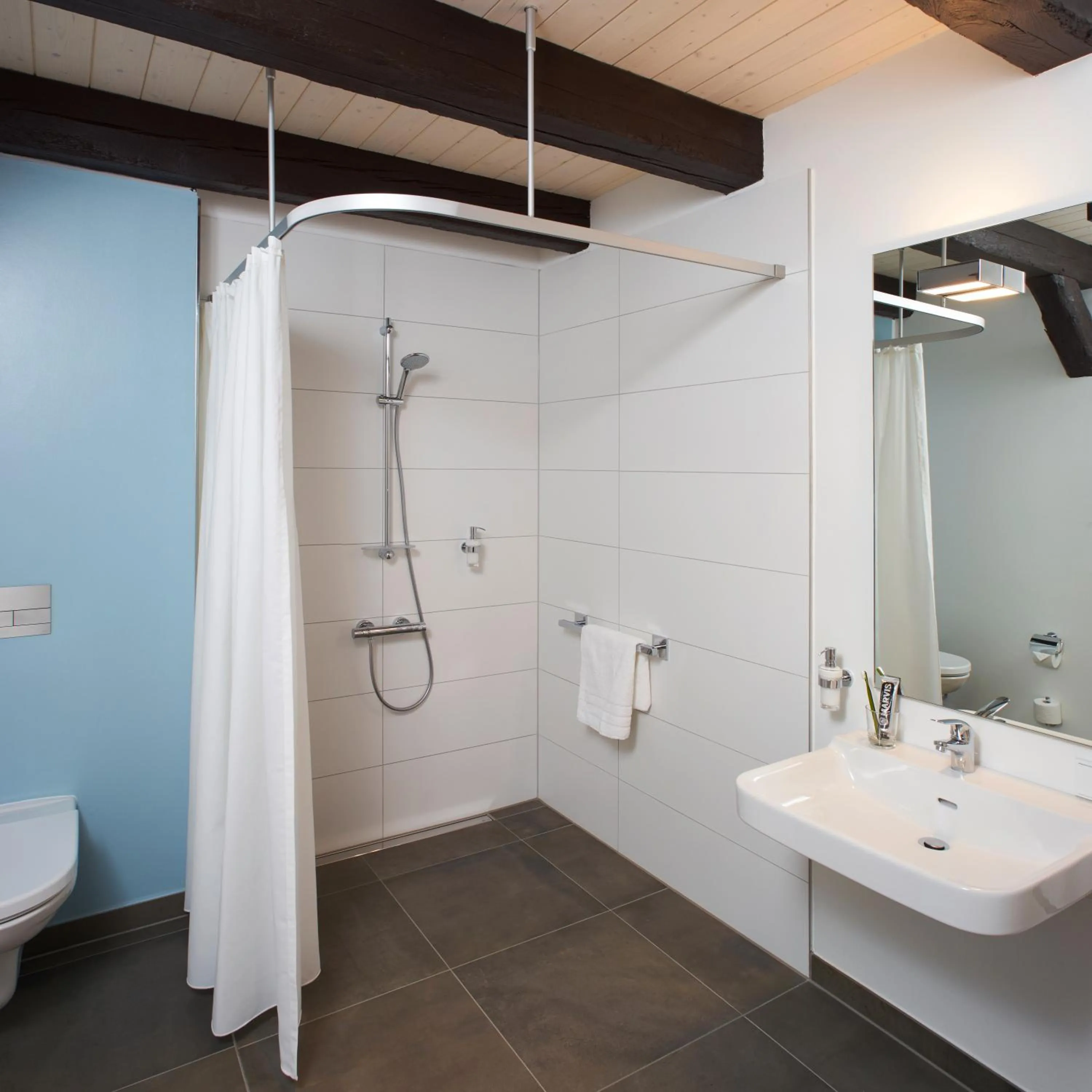 Bathroom in meinwolfsburg hotel auf dem rittergut vormals Yard Boarding Hotel