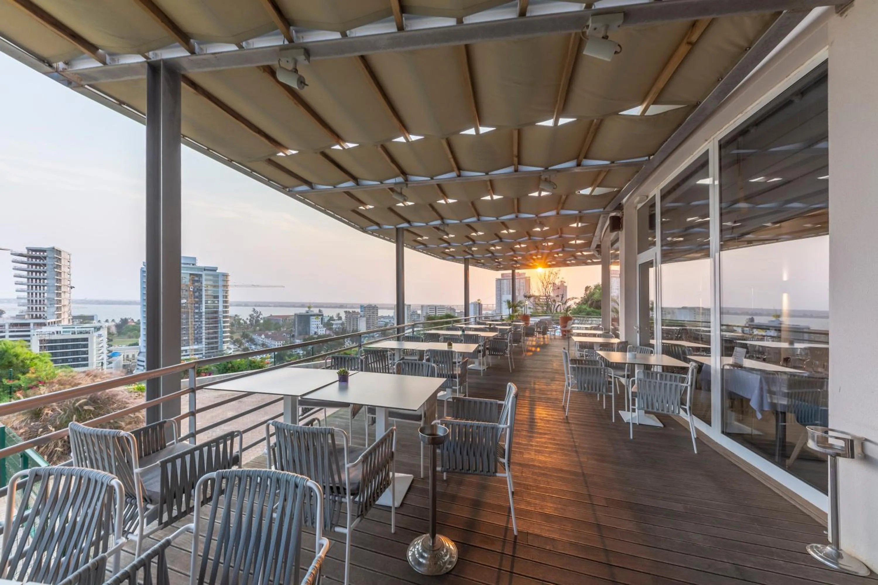 Restaurant/places to eat in Montebelo Girassol Maputo Hotel