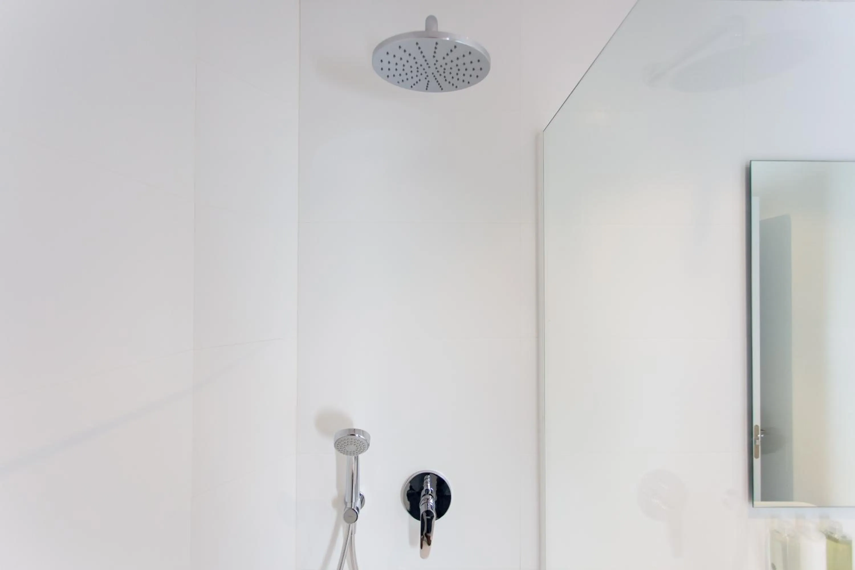 Shower in Apartamentos Wallace