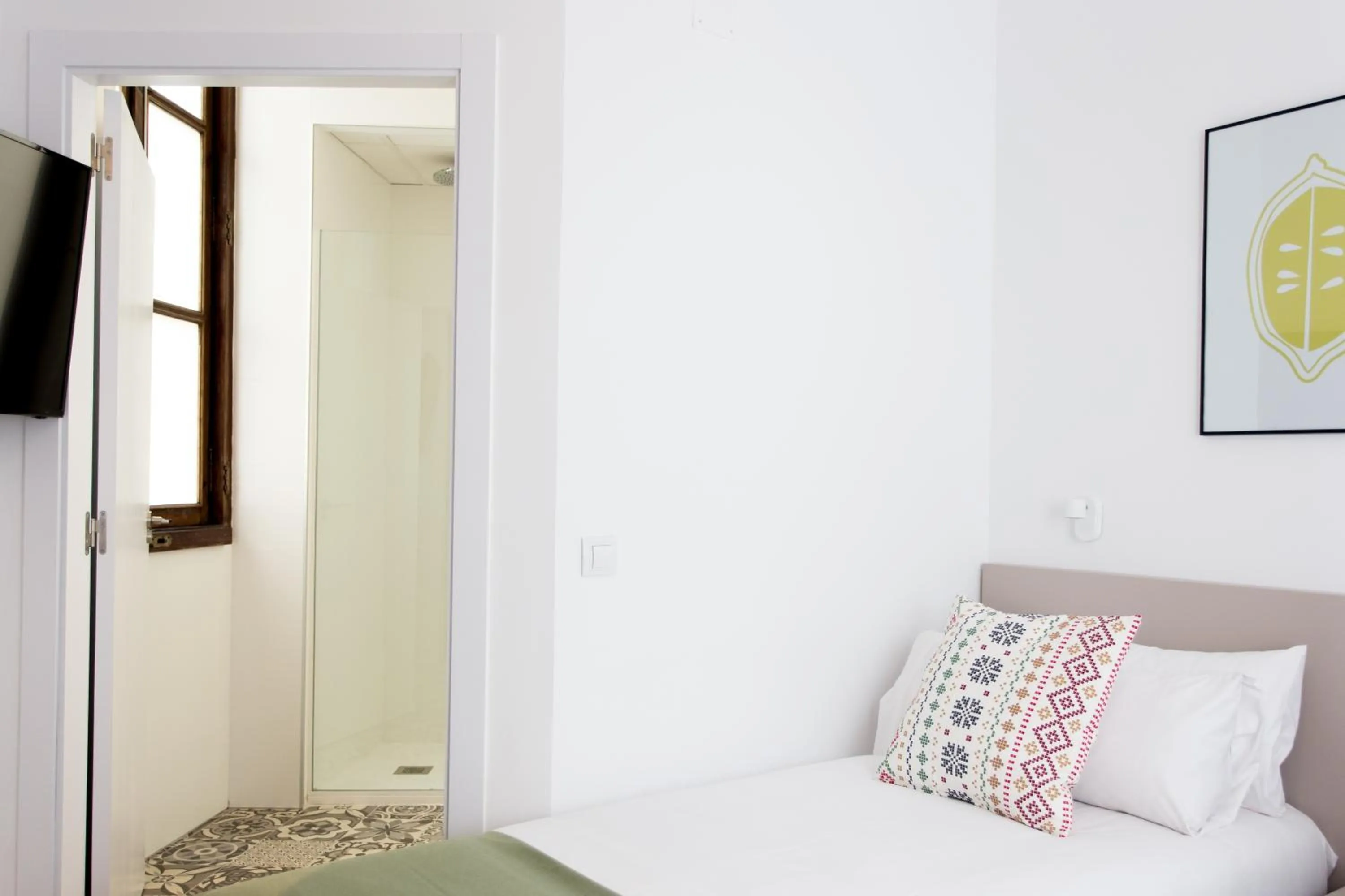 Photo of the whole room in Apartamentos Wallace