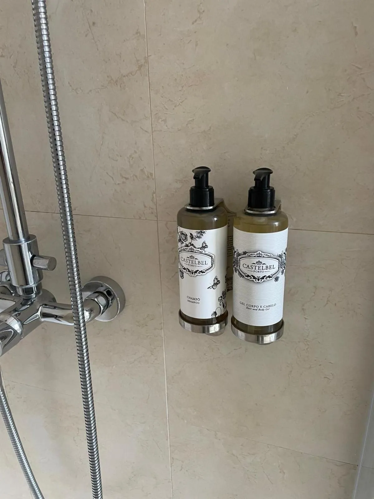 Shower in Otília Apartamentos