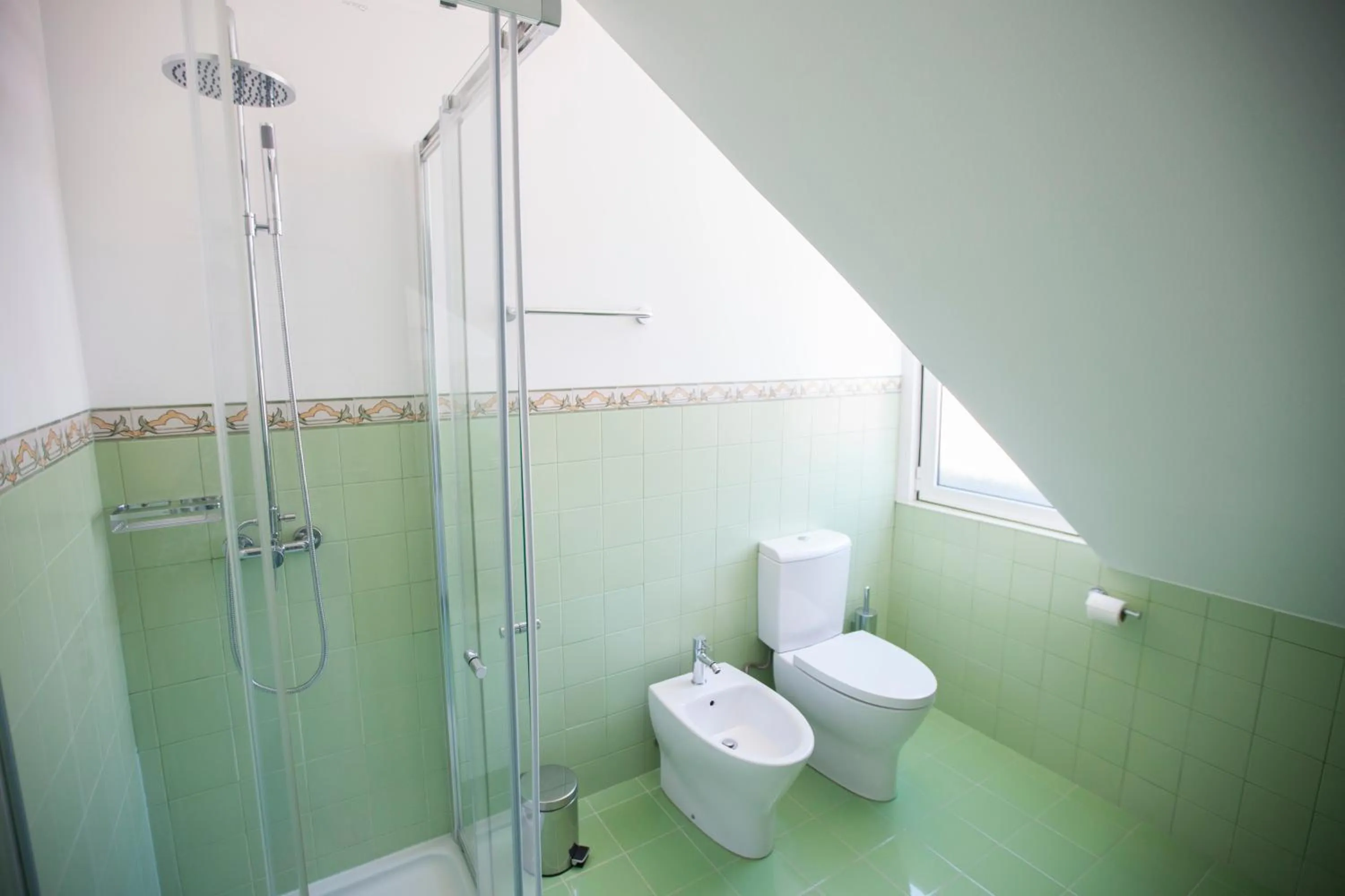 Shower in Otília Apartamentos