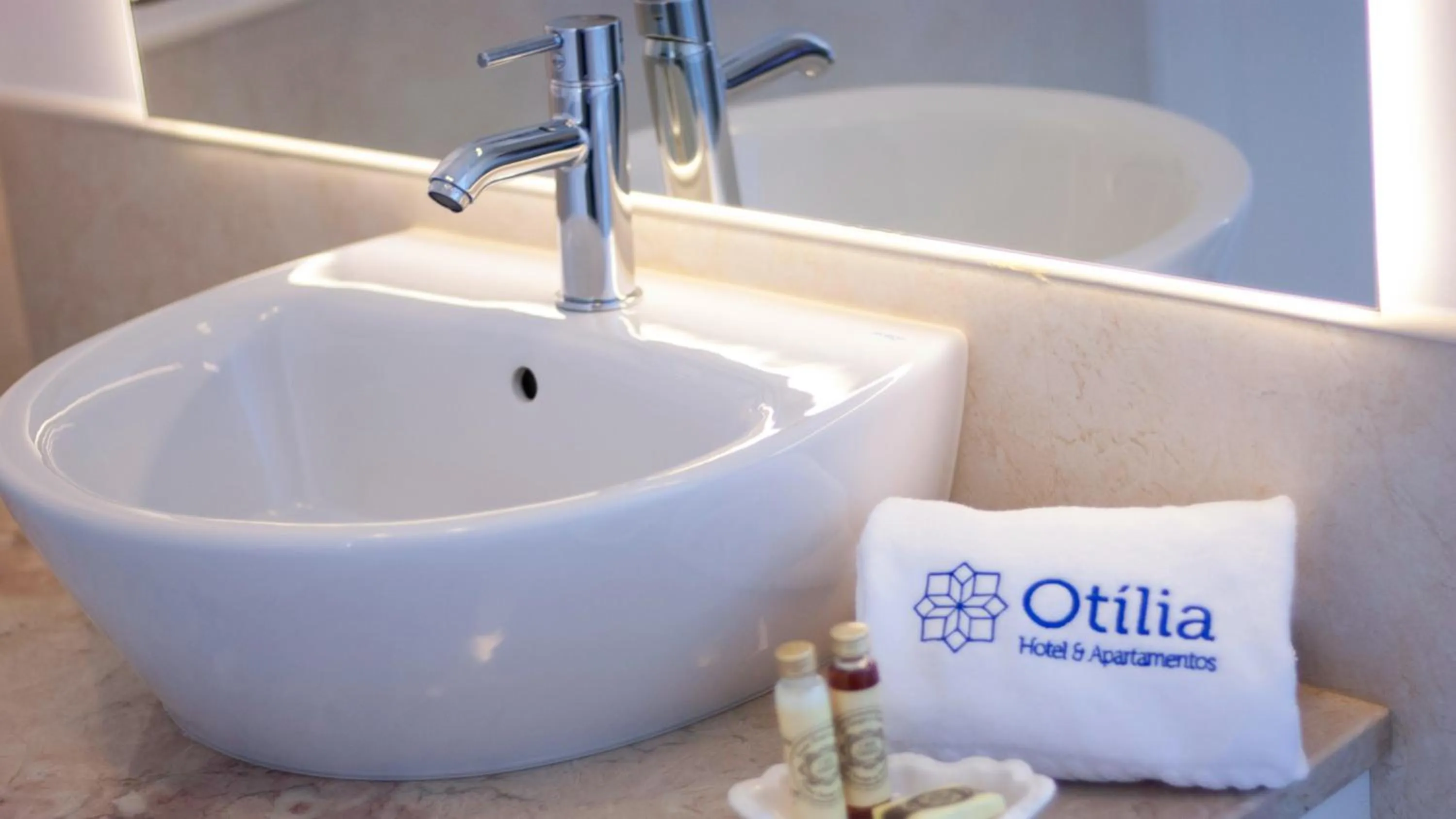 Shower in Otília Apartamentos