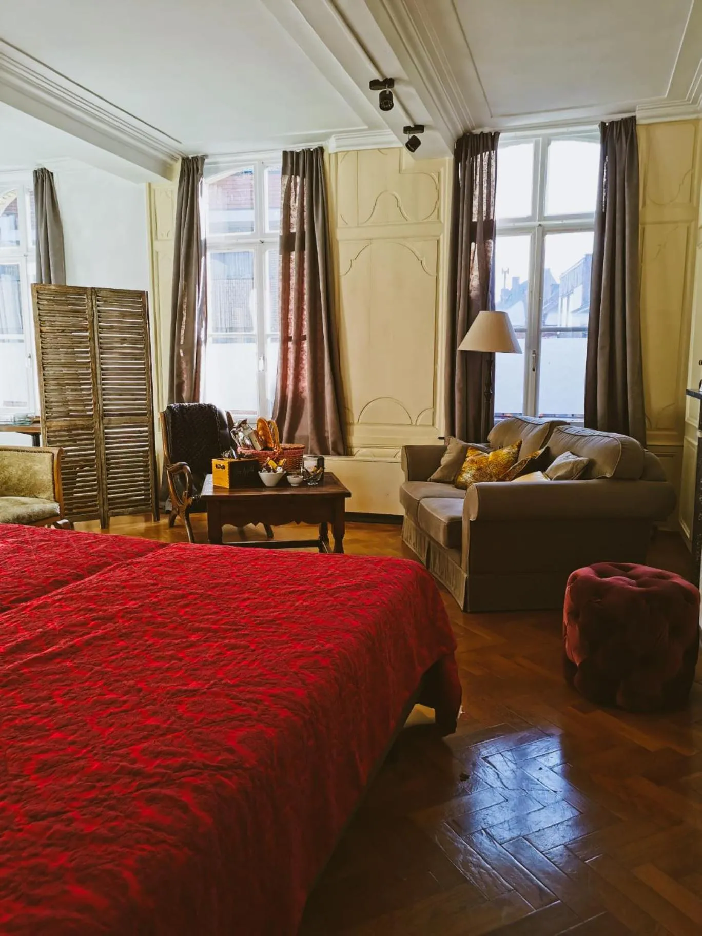 Bed in Skindles Guesthouse