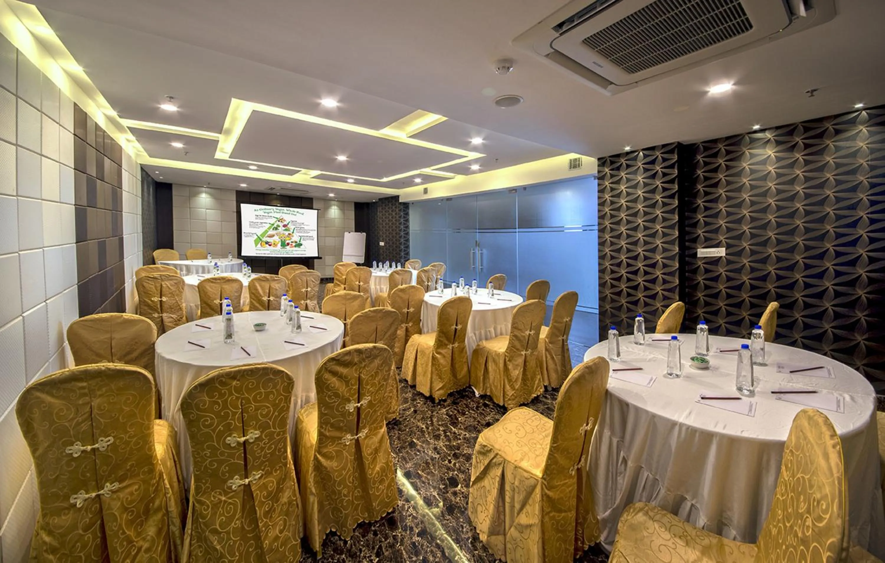Banquet/Function facilities in The Fern Residency Kolkata