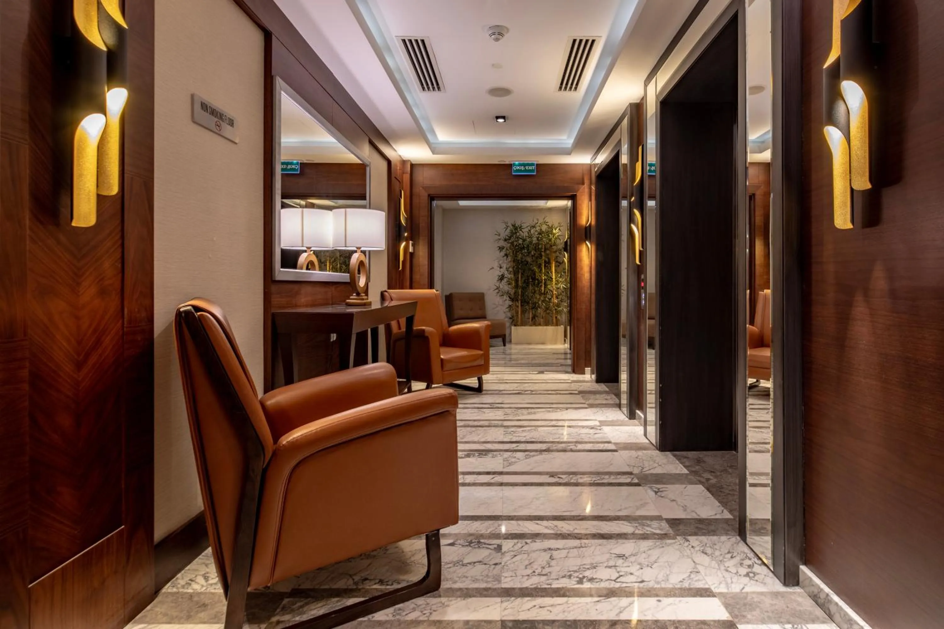 Seating area in Grand Harilton Otel