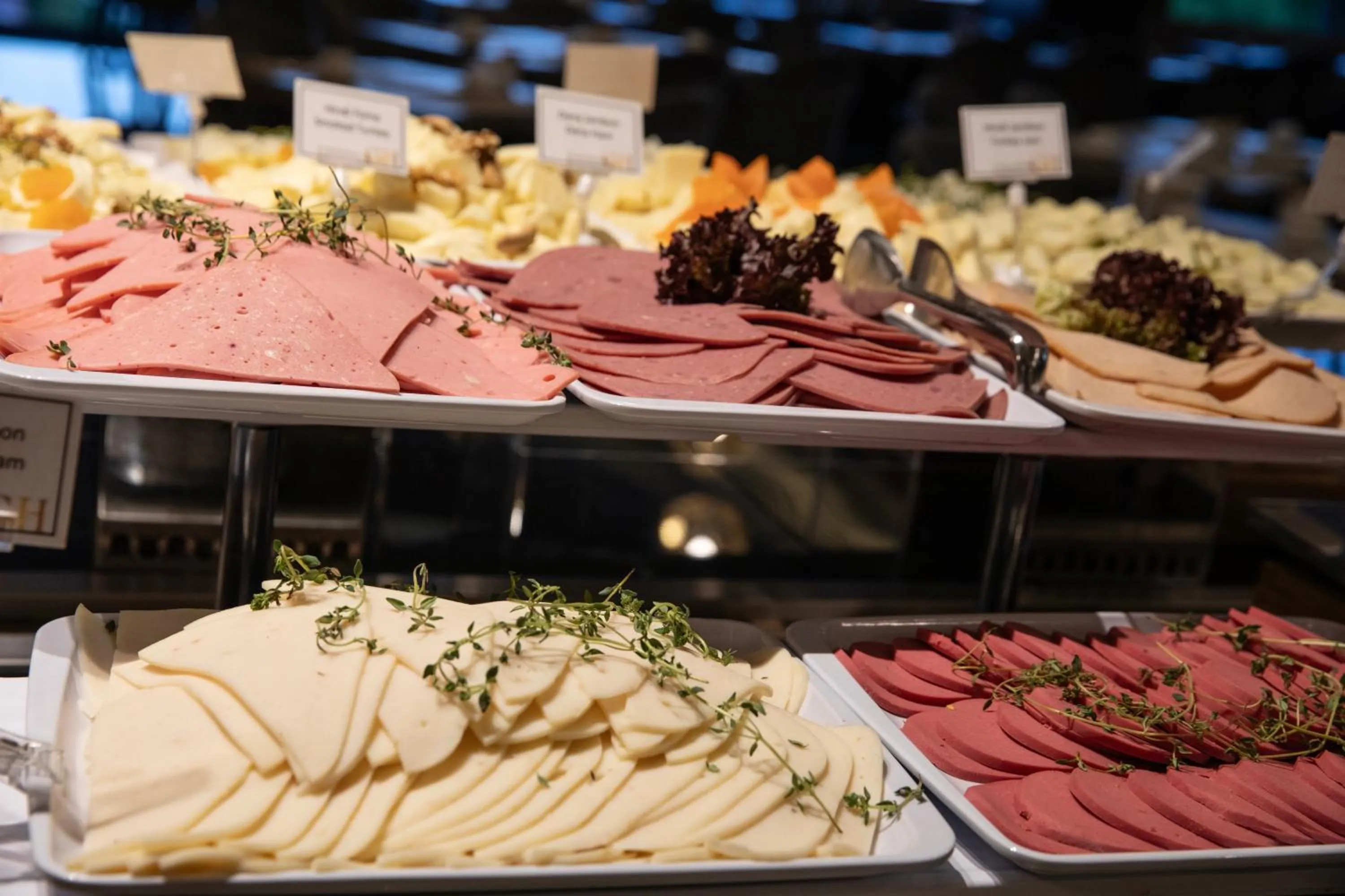 Food and drinks in Grand Harilton Otel