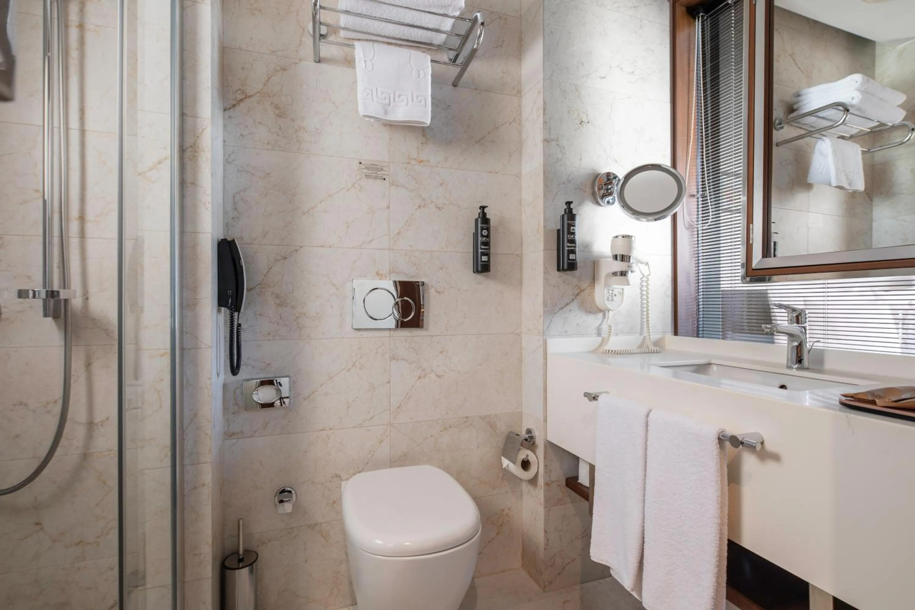 Bathroom in Grand Harilton Otel