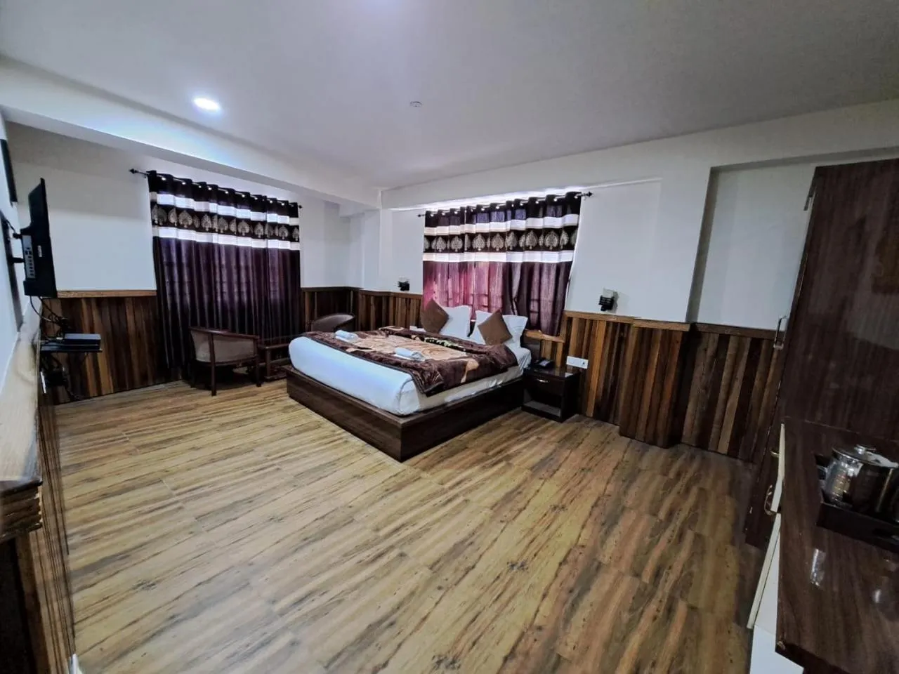 Bed in Hotel Golden Sunrise & Spa