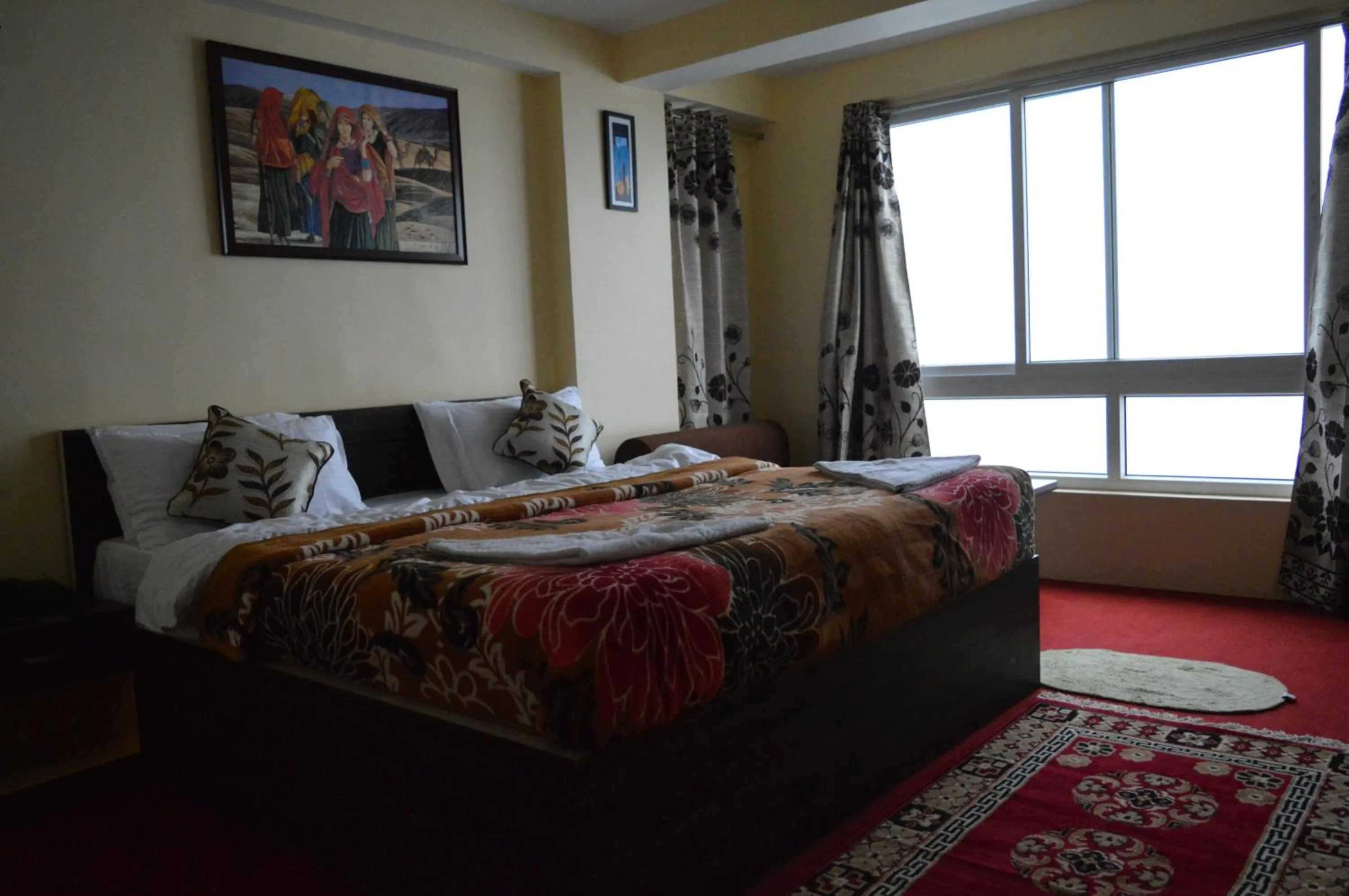 Bed in Hotel Golden Sunrise & Spa