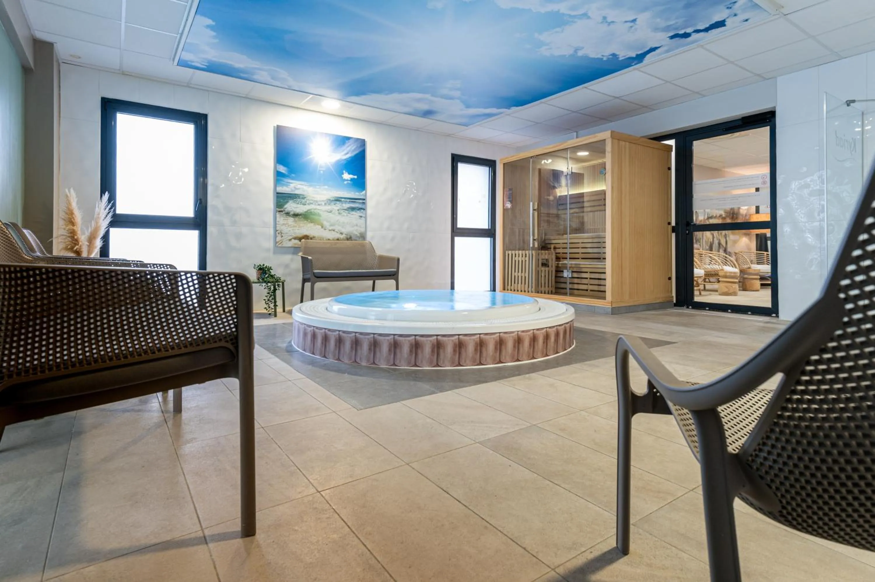 Hot Tub in Kyriad Prestige Residence & Spa Cabourg-Dives-sur-Mer