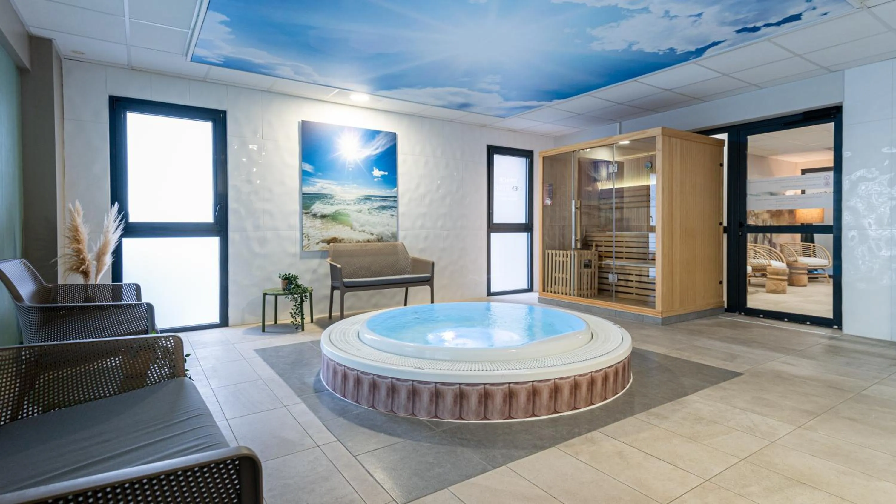 Hot Tub in Kyriad Prestige Residence & Spa Cabourg-Dives-sur-Mer