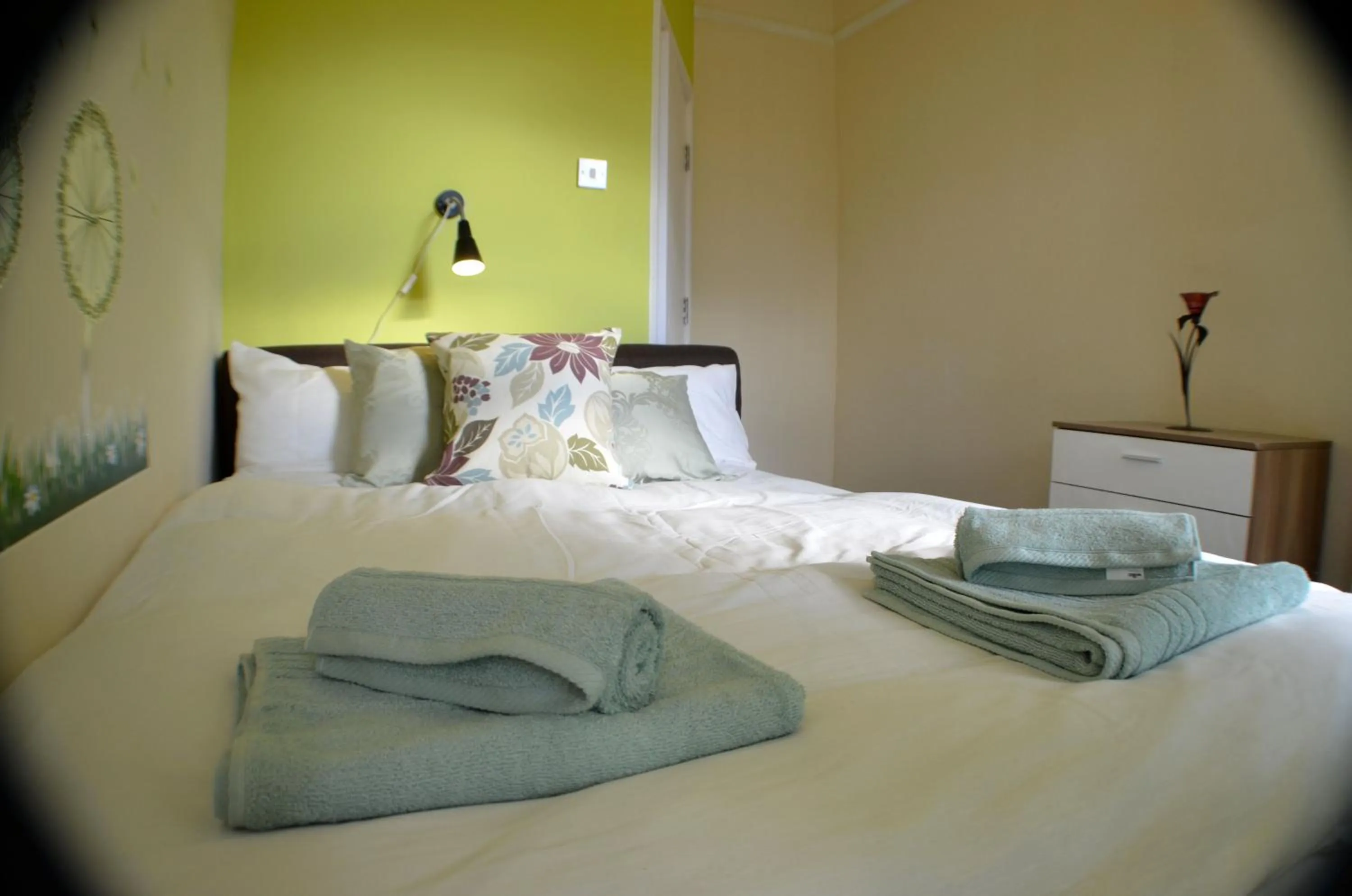 Bedroom, Bed in Birchfields Guest House