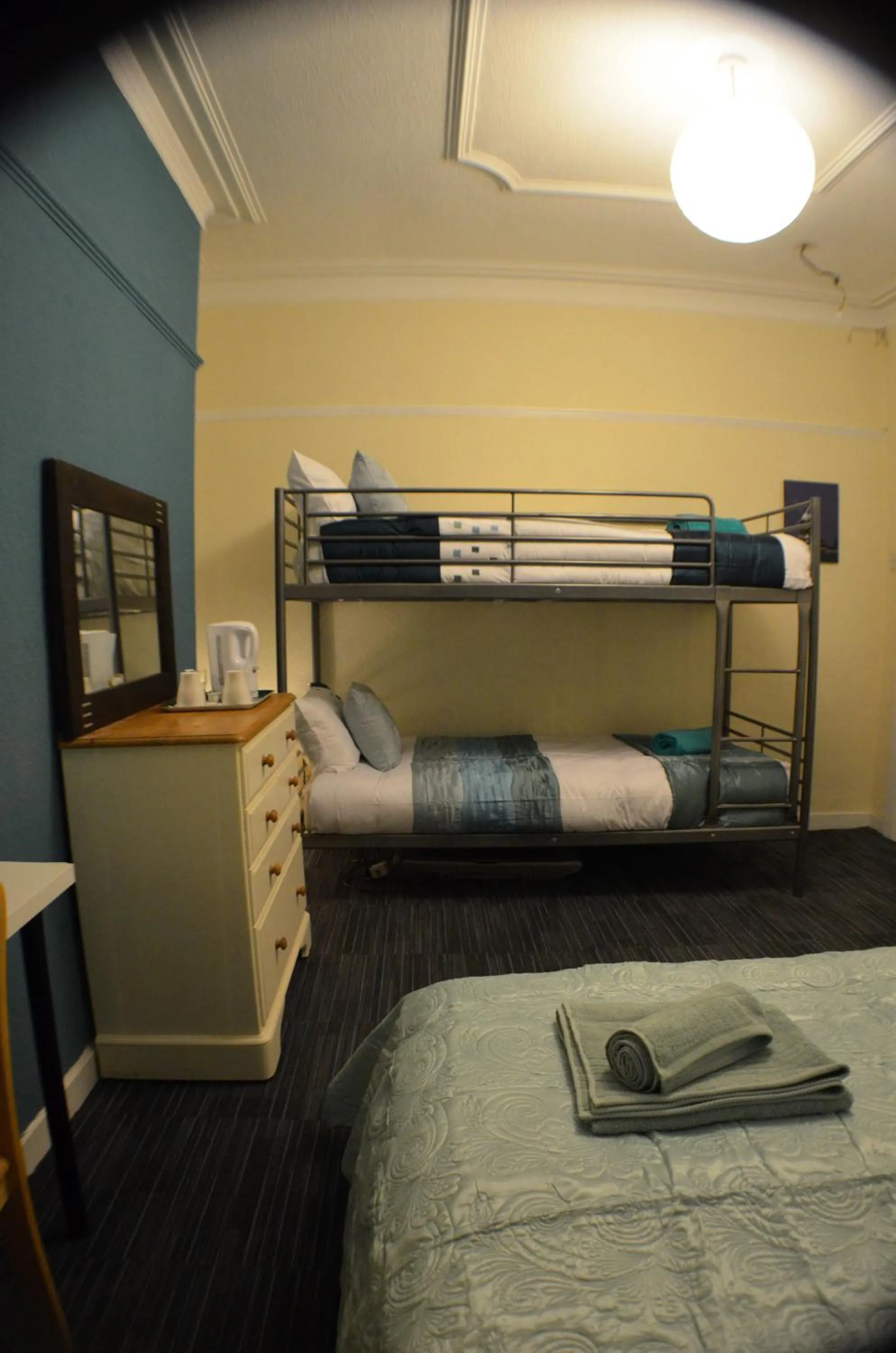 Bedroom, Bed in Birchfields Guest House