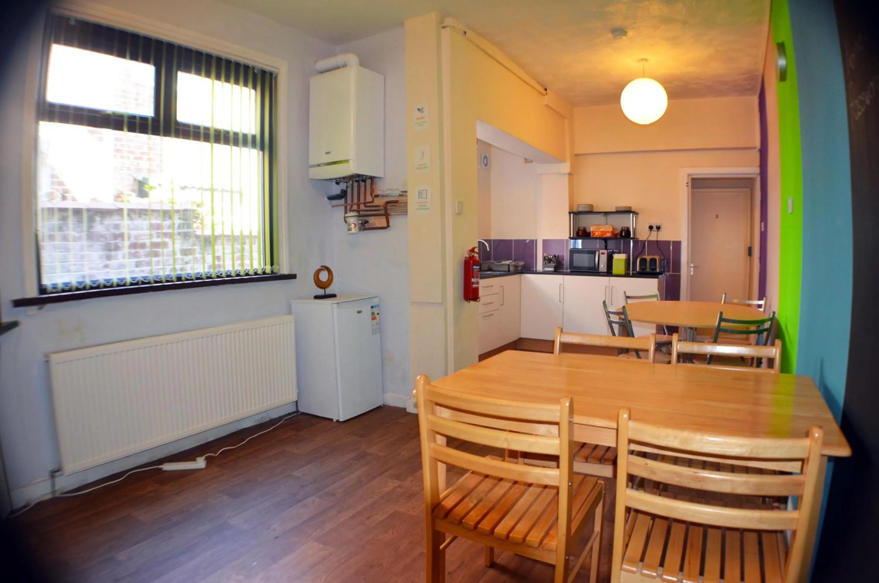 Kitchen or kitchenette in Birchfields Guest House
