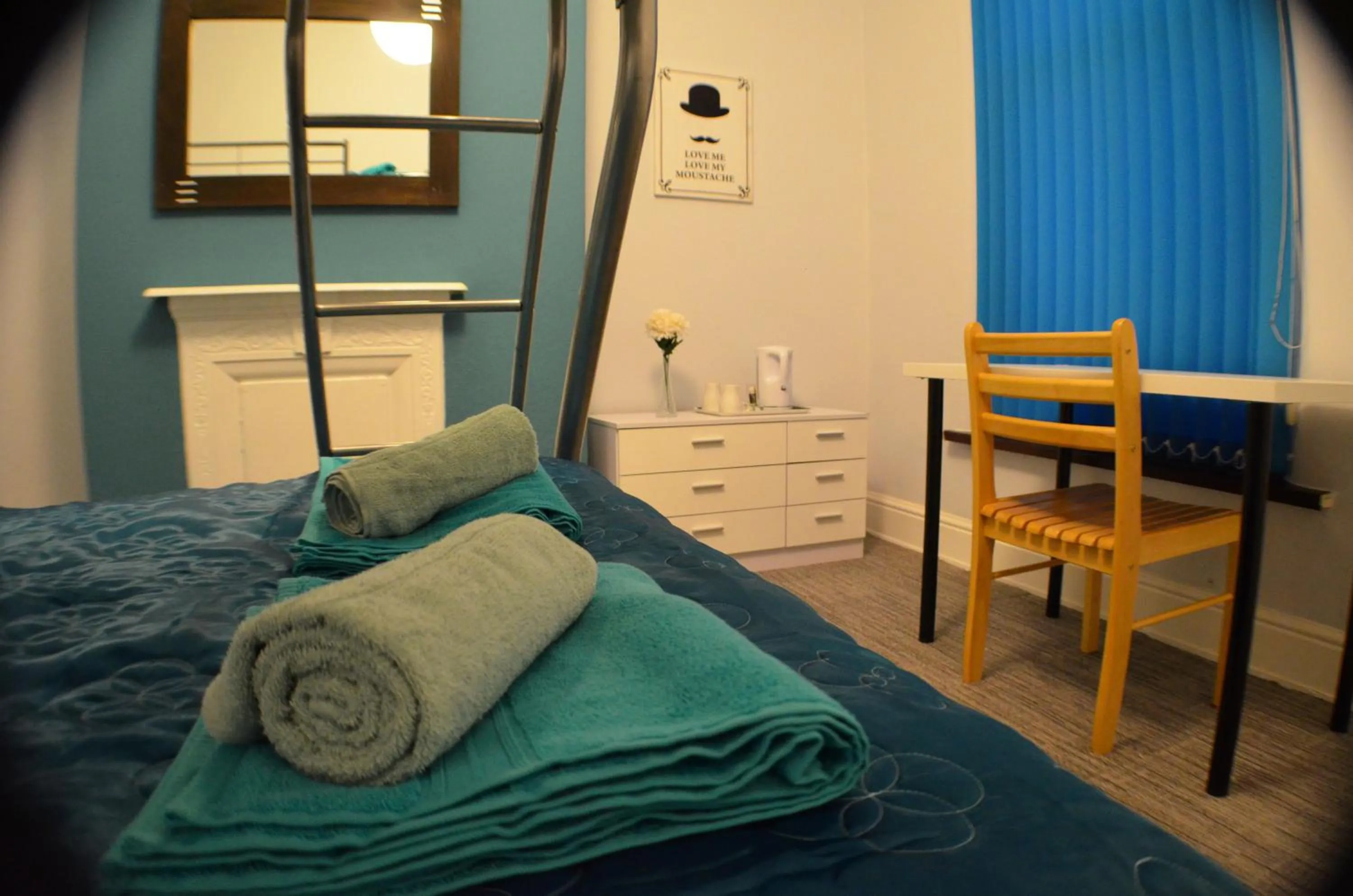 Bedroom, Bed in Birchfields Guest House