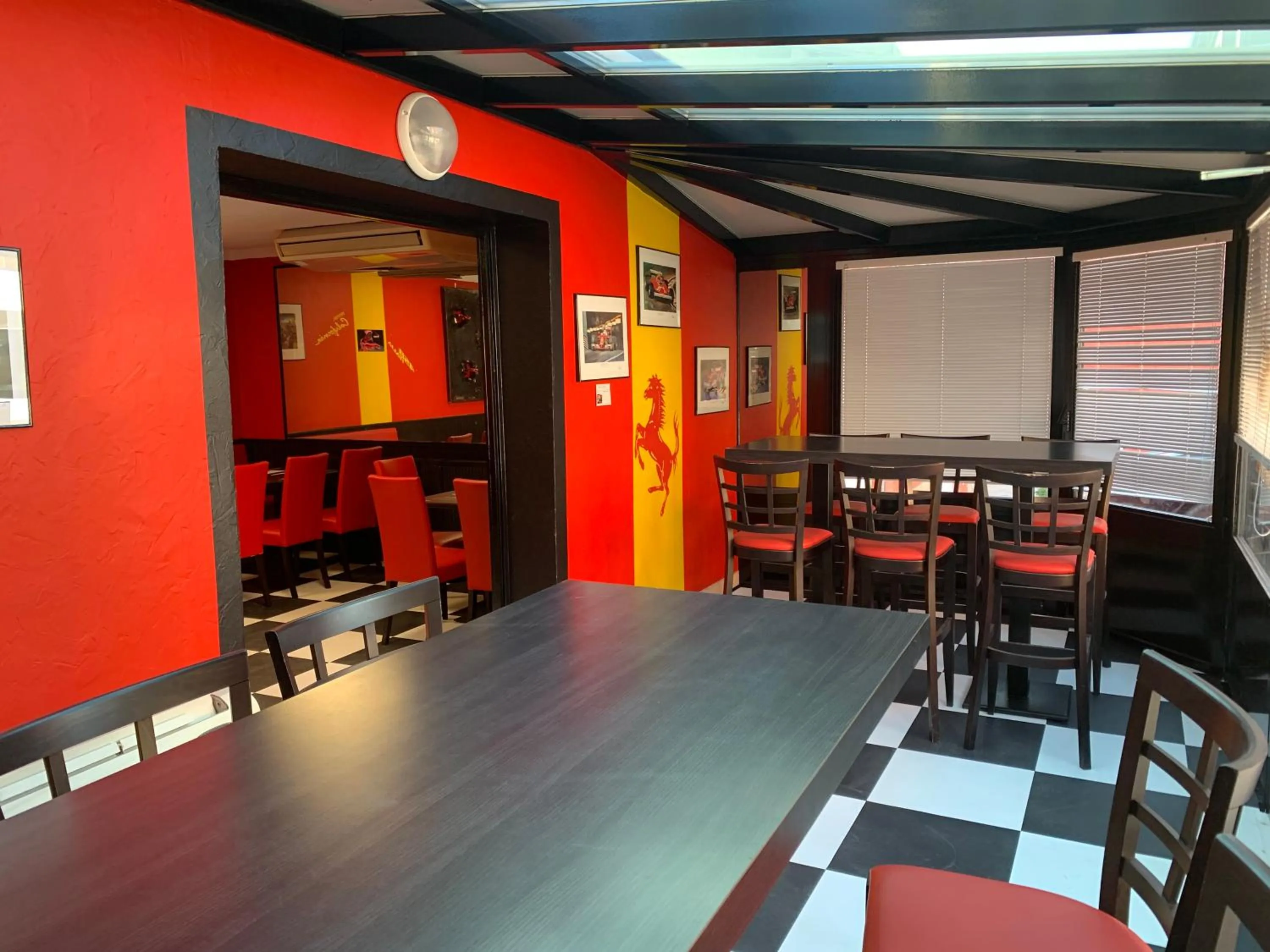 Restaurant/places to eat in hôtel Le Cosy