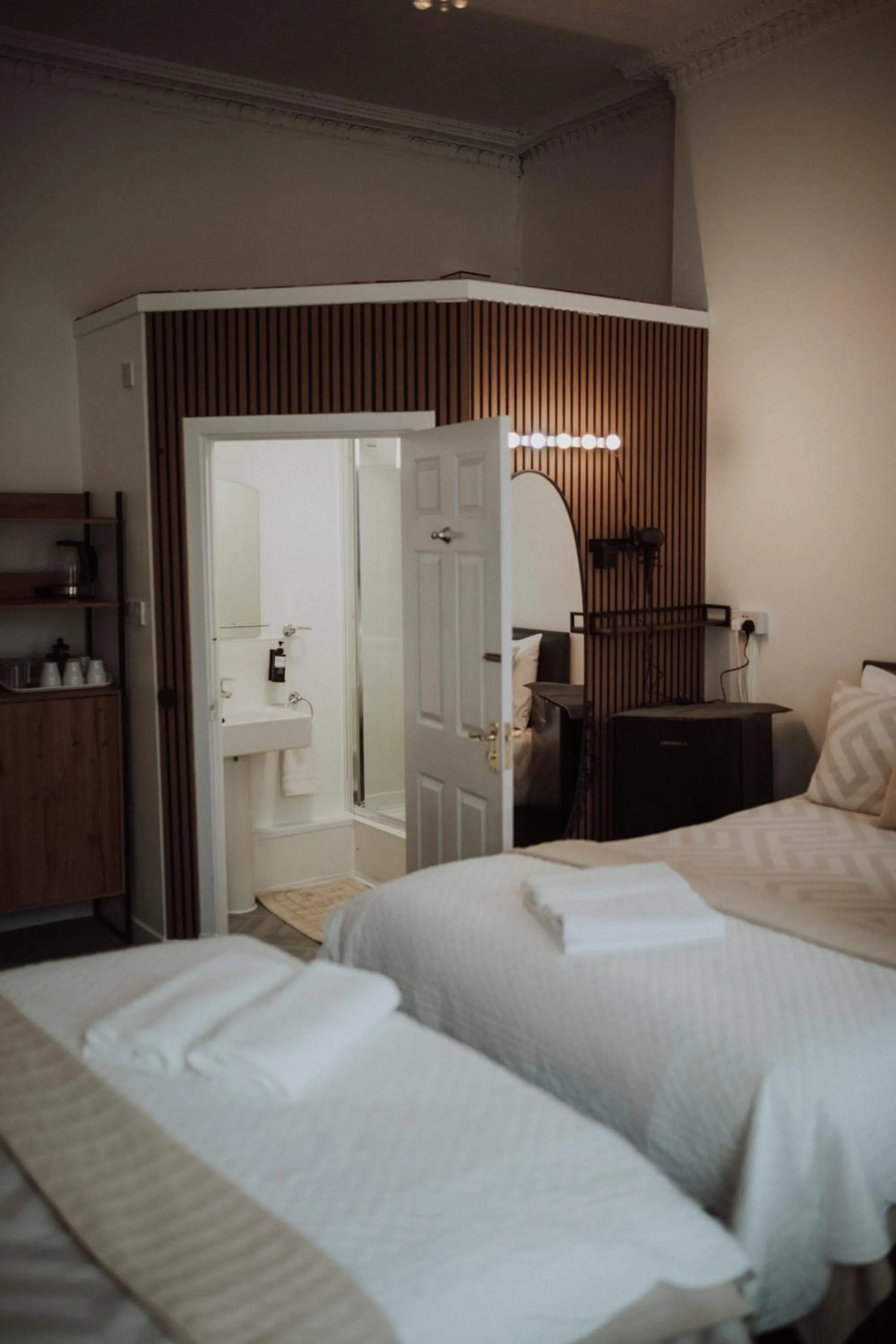 Bathroom, Bed in 16 Pilrig Guest House