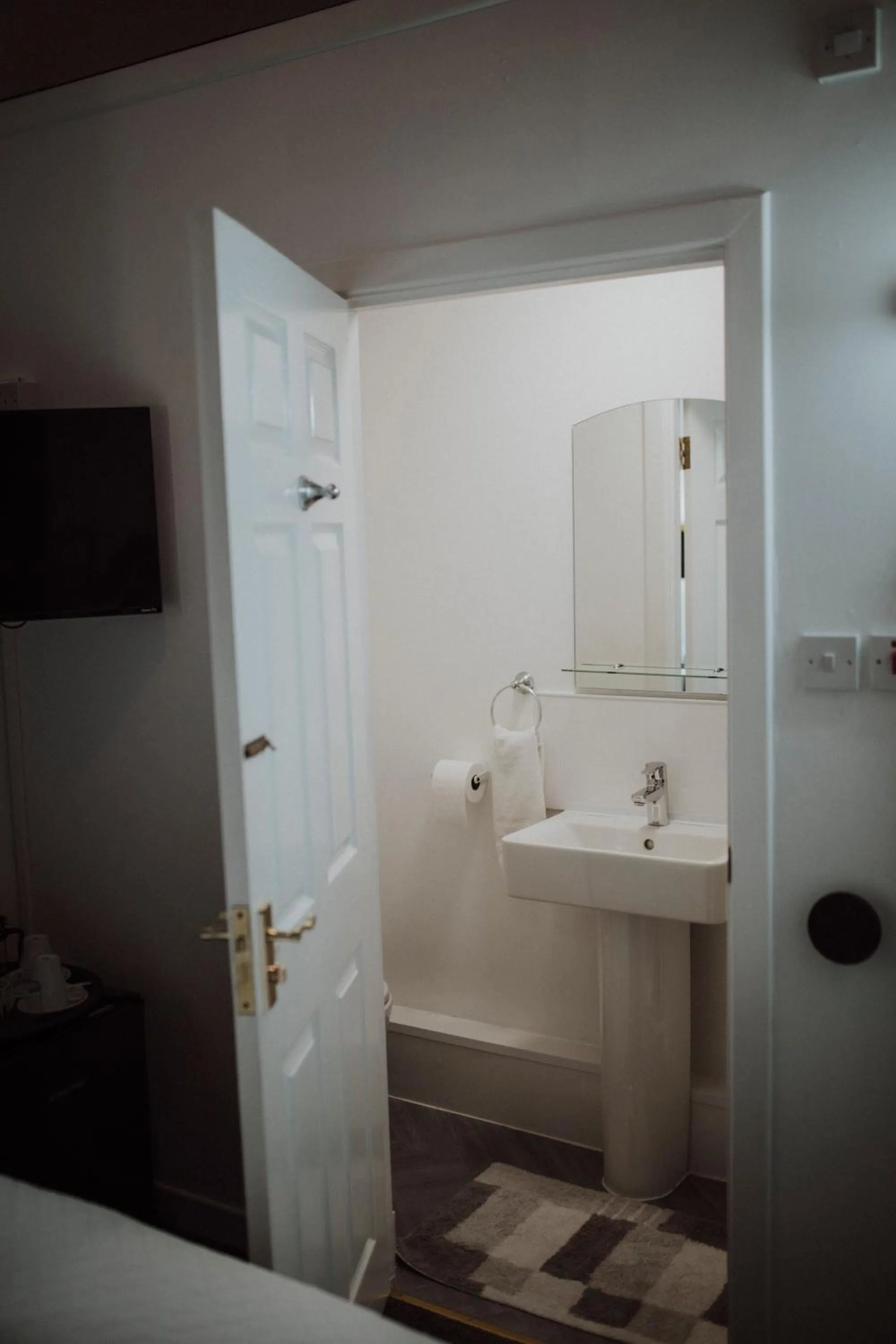 Shower in 16 Pilrig Guest House