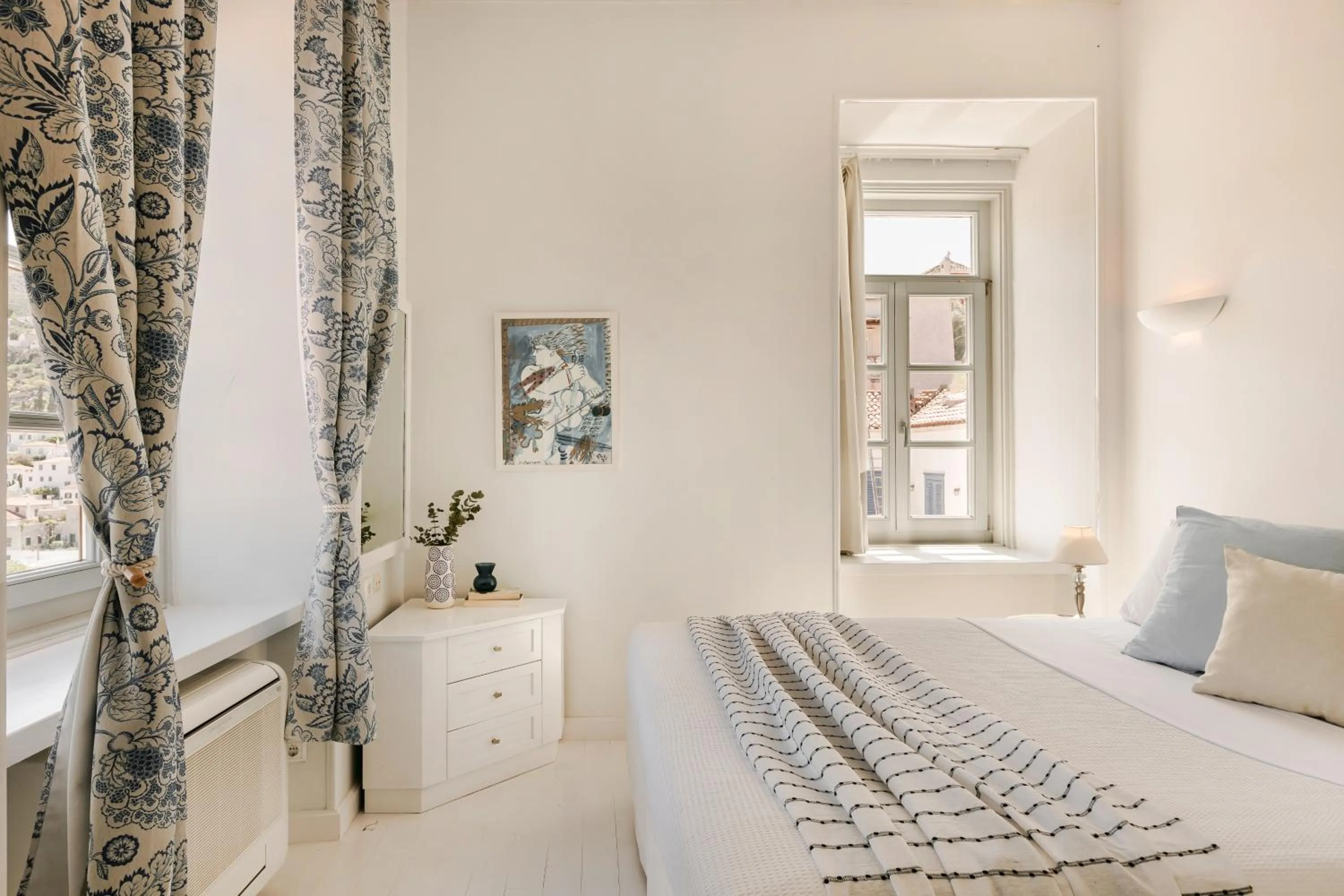 Bedroom, Bed in Hydra Hotel