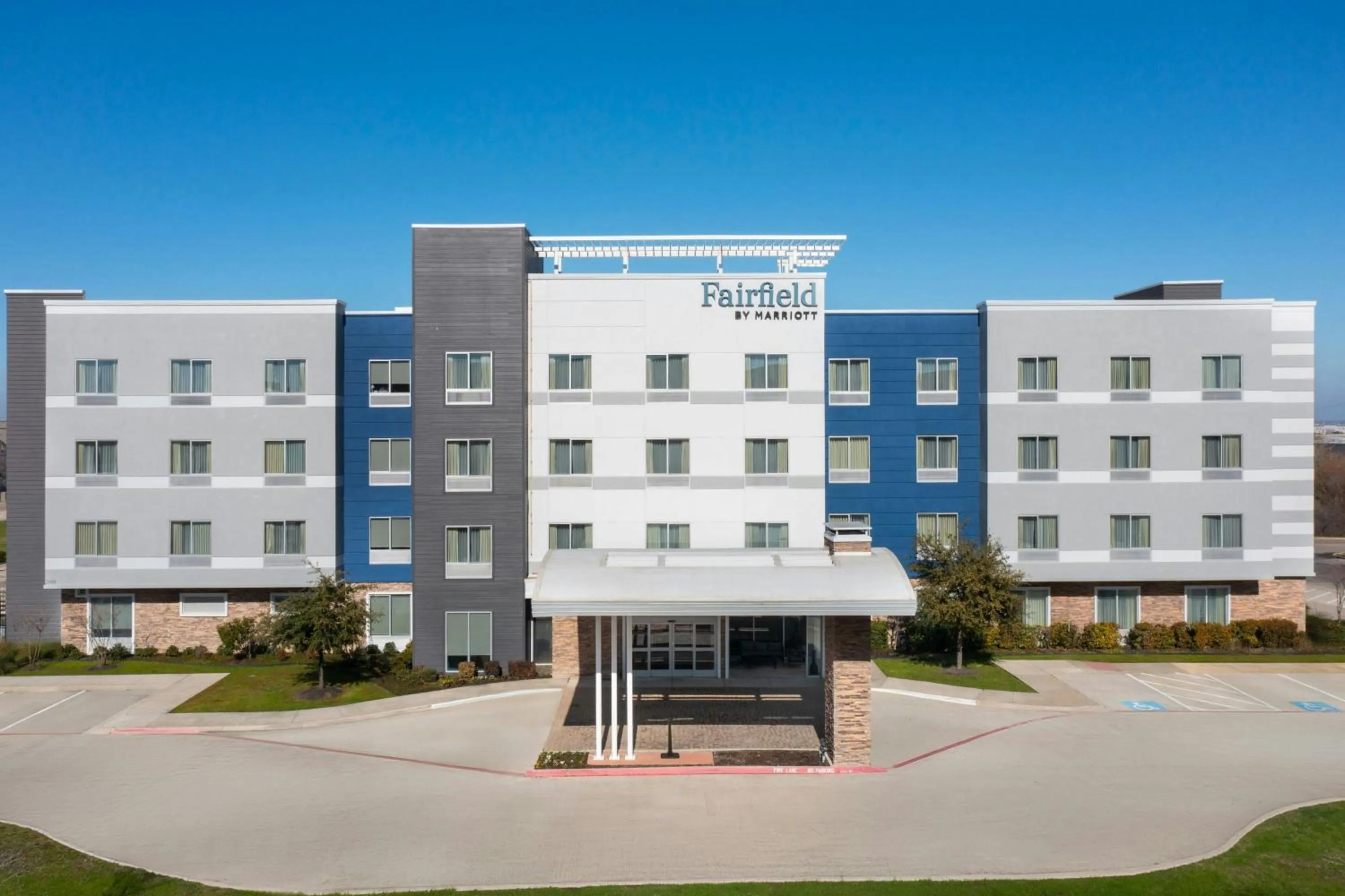 Property building in Fairfield Inn & Suites by Marriott Dallas West/I-30