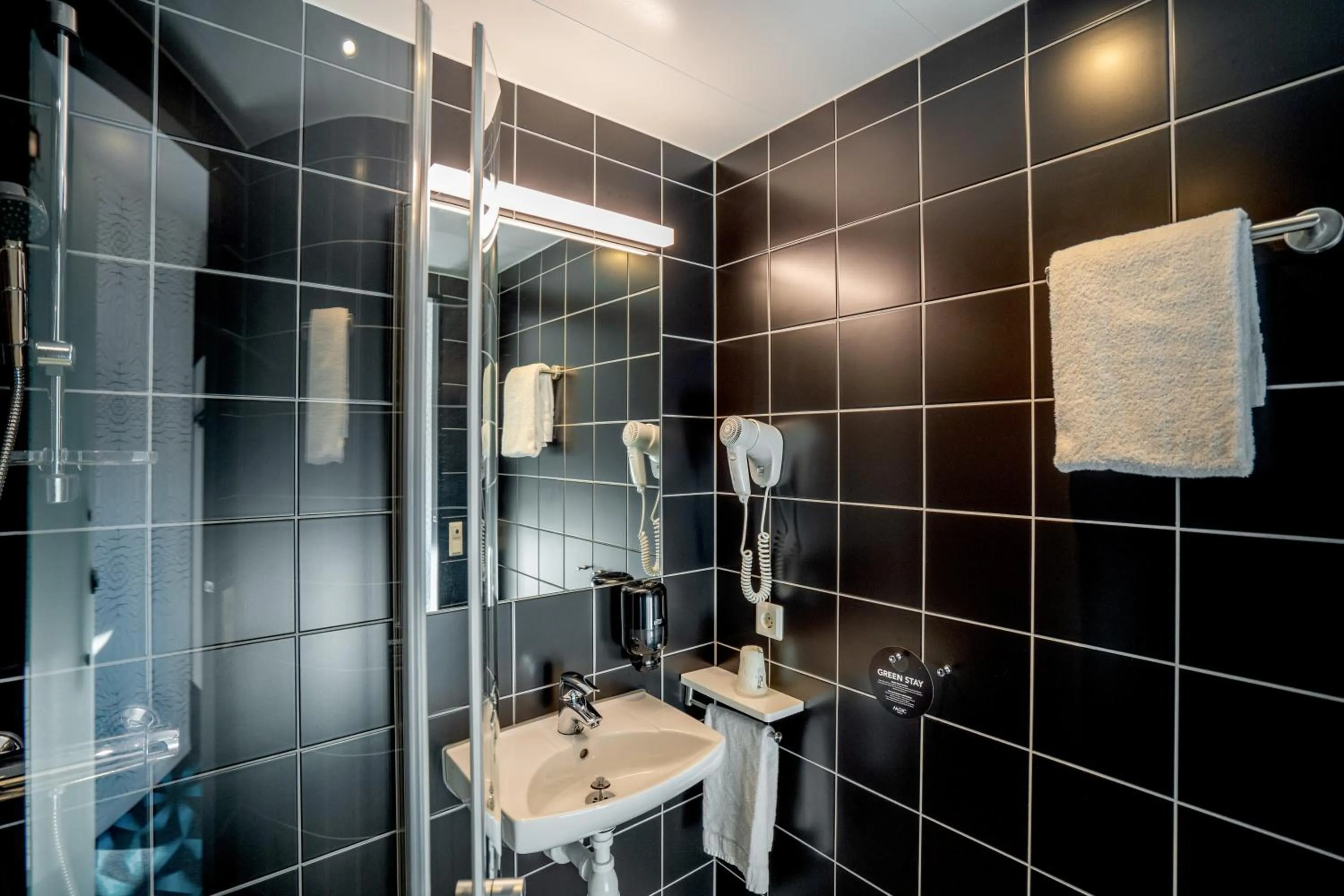 Shower in Prize by Radisson, Solheimsviken Bergen