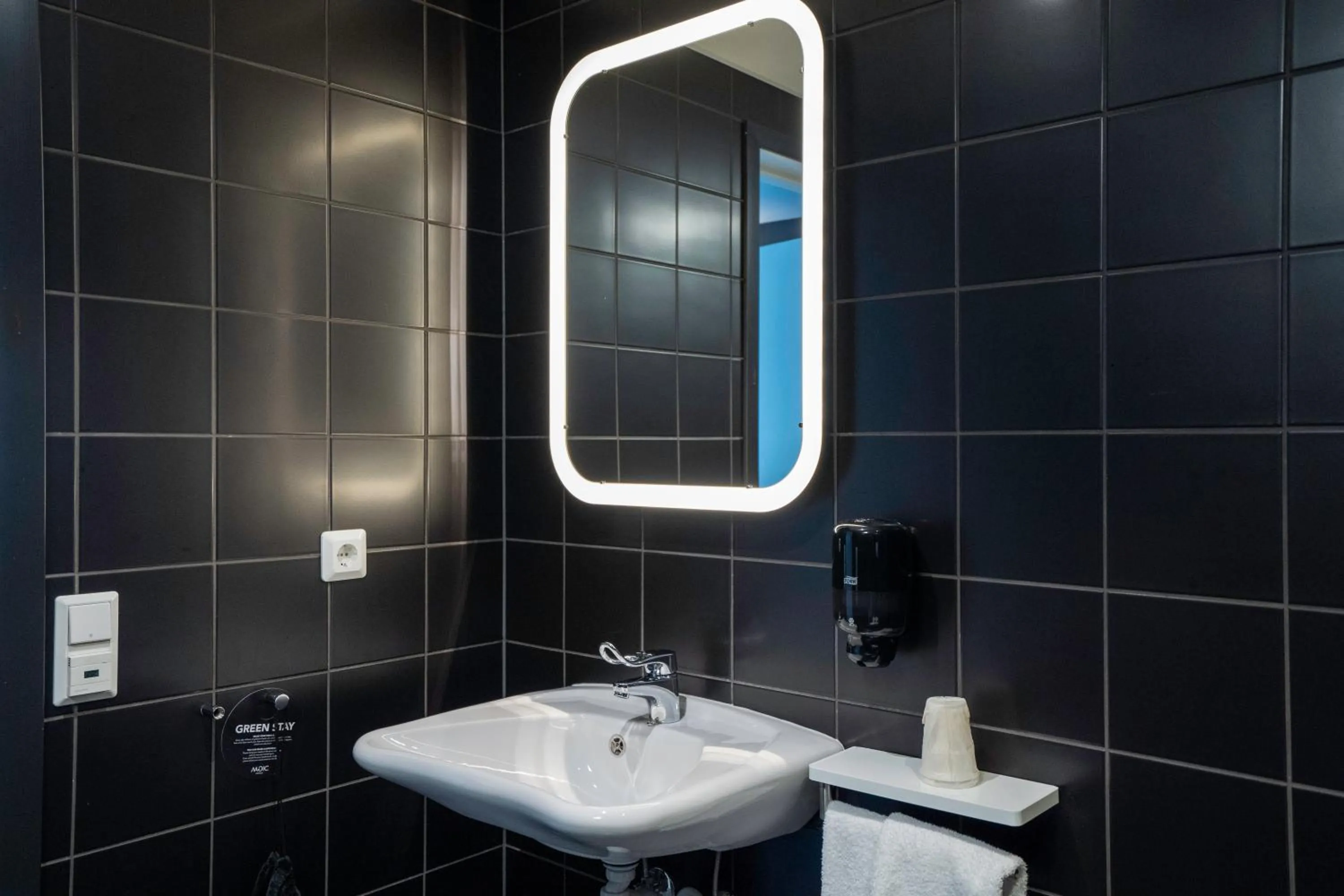 Bathroom in Prize by Radisson, Solheimsviken Bergen