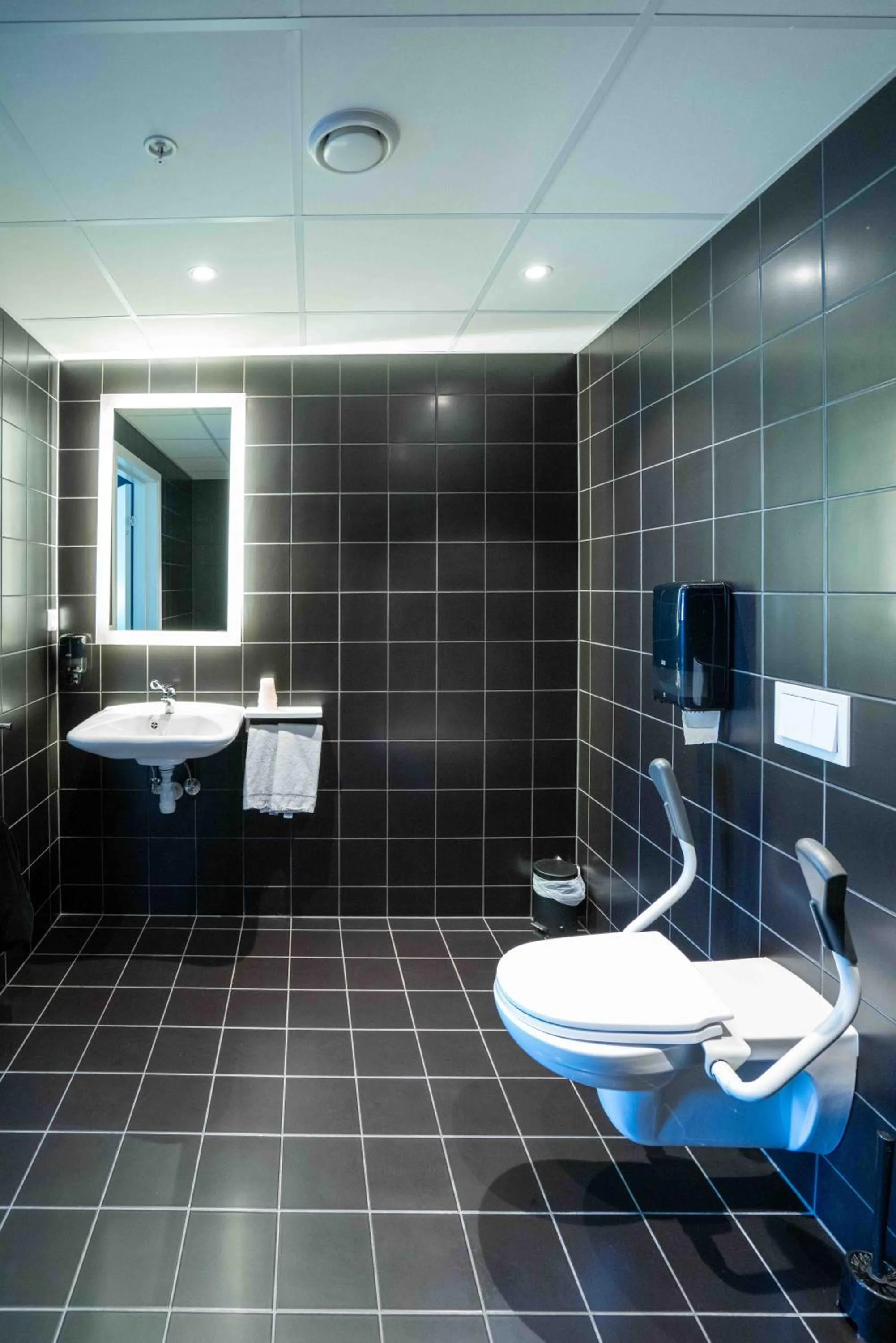 Shower in Prize by Radisson, Solheimsviken Bergen