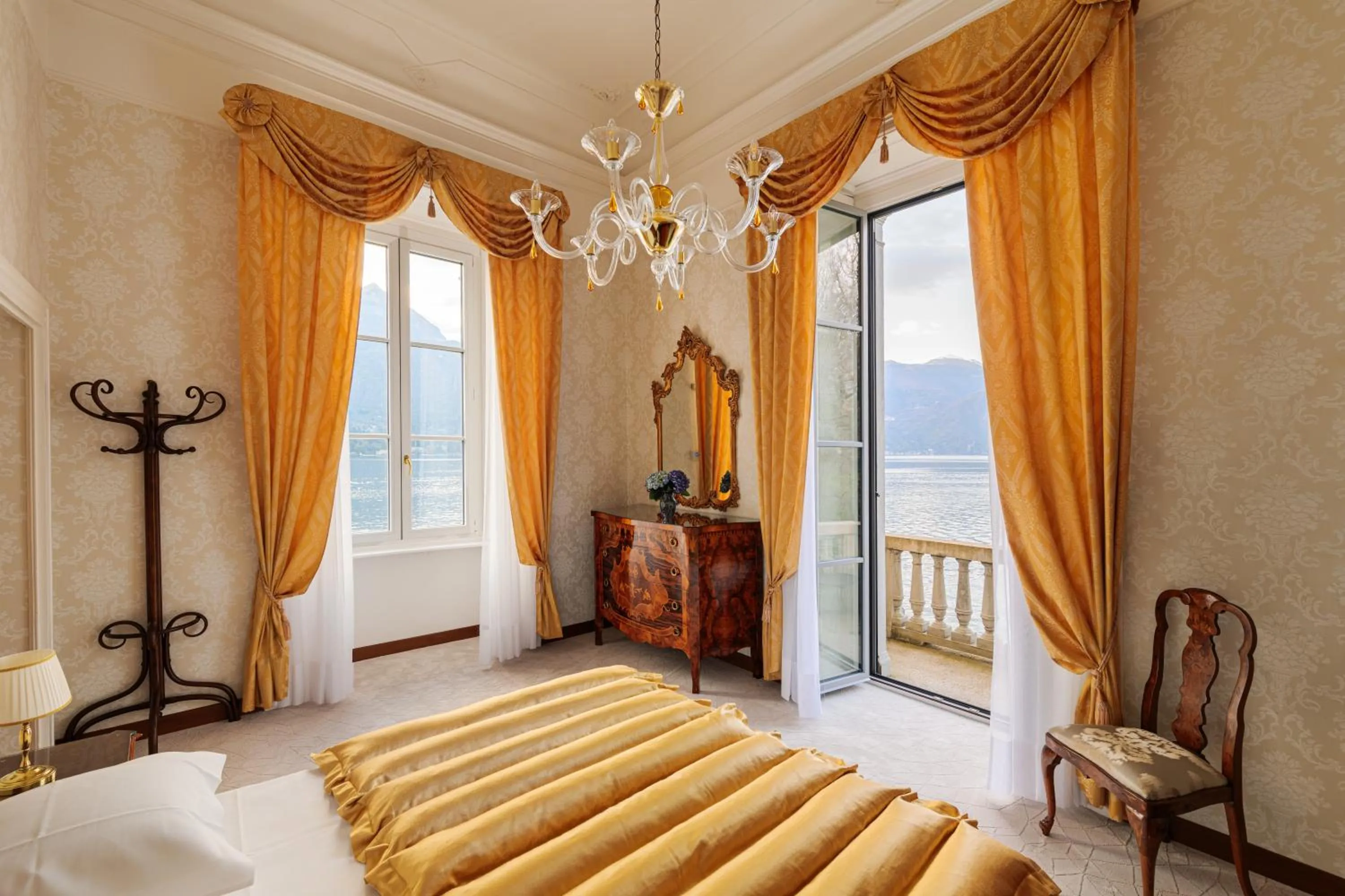 Bed in Grand Hotel Villa Serbelloni - A Legendary Hotel