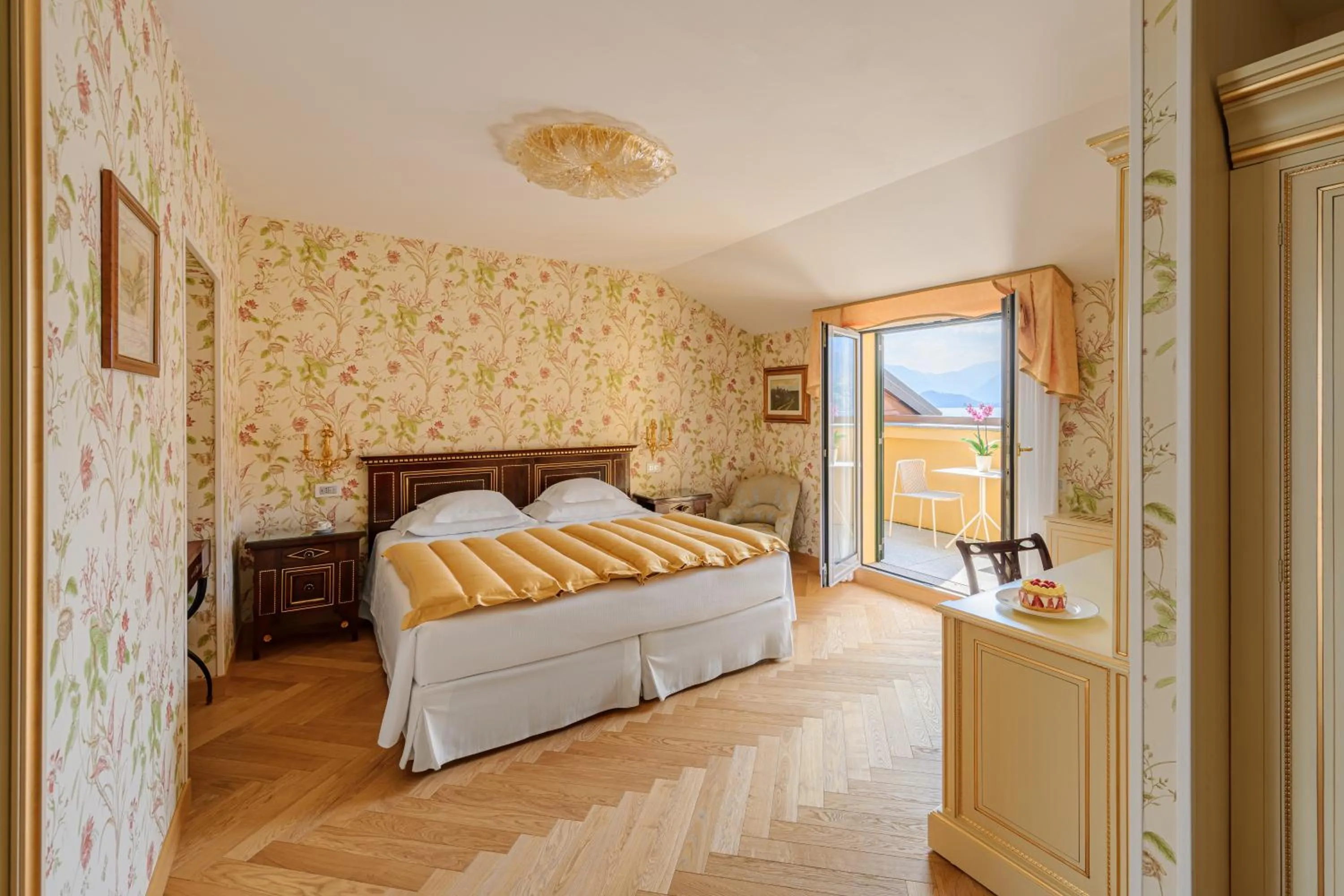 Bed in Grand Hotel Villa Serbelloni - A Legendary Hotel